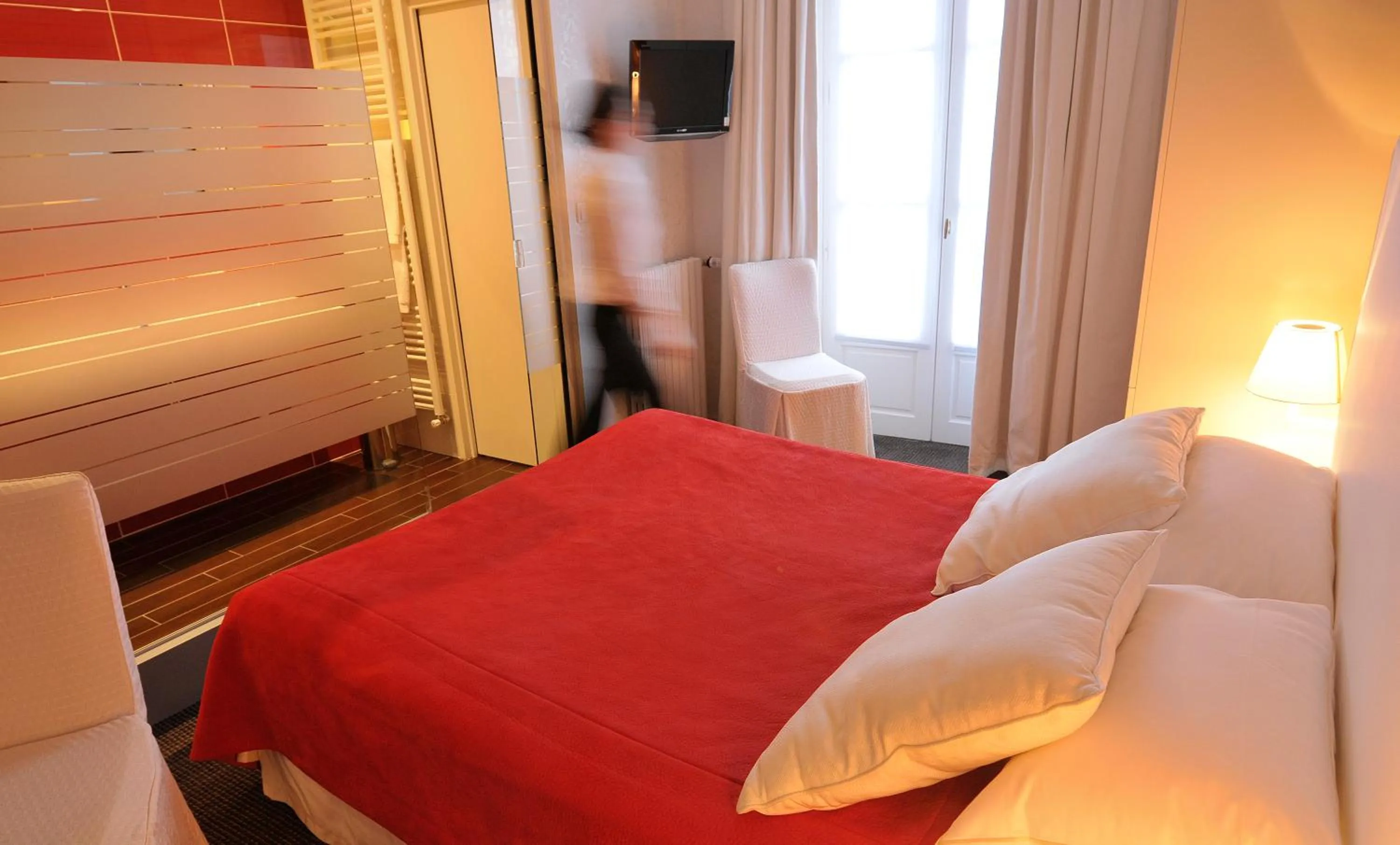 Property building in Le Manoir du Lys, The Originals Relais