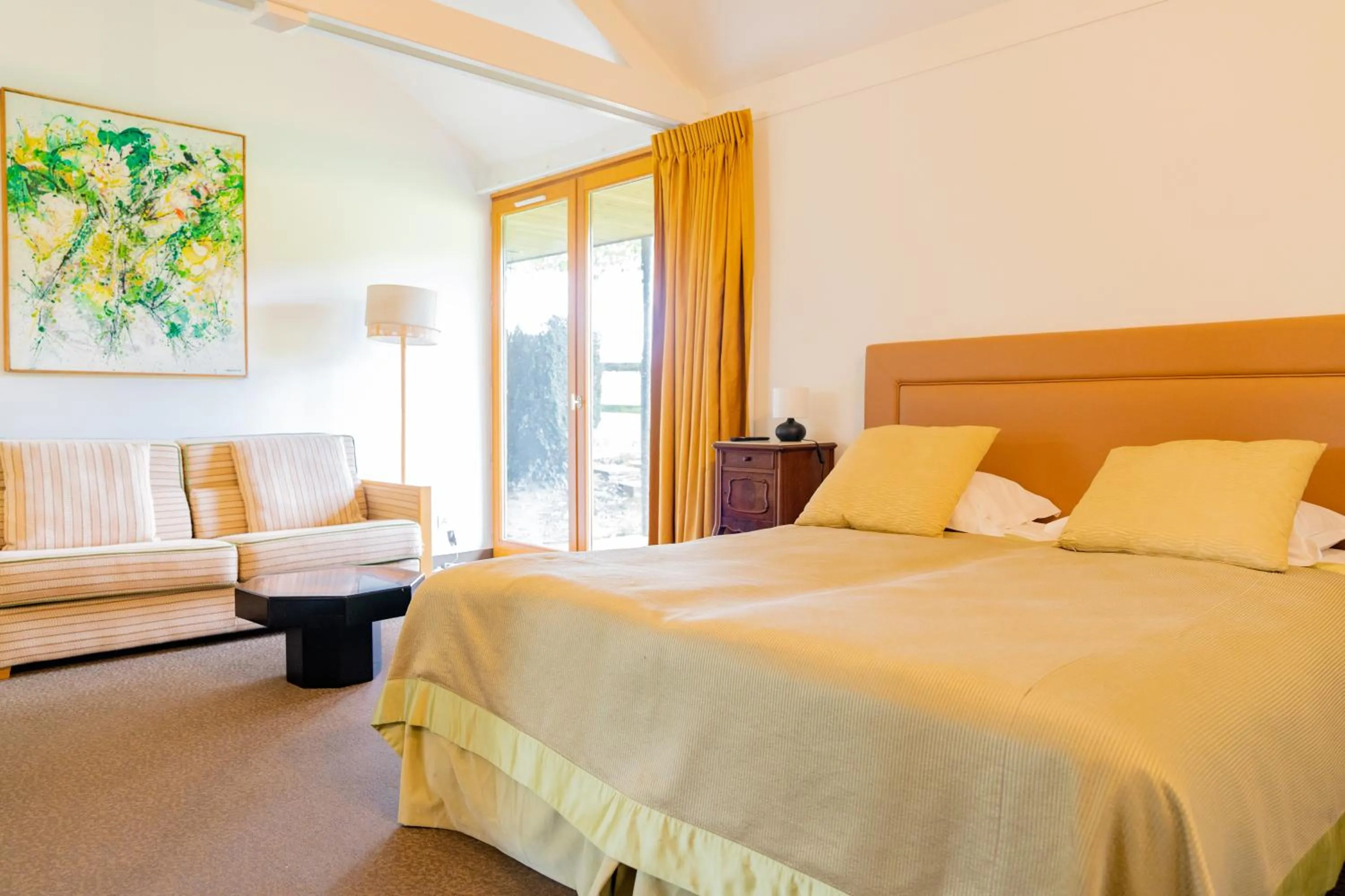 Bedroom in Le Manoir du Lys, The Originals Relais