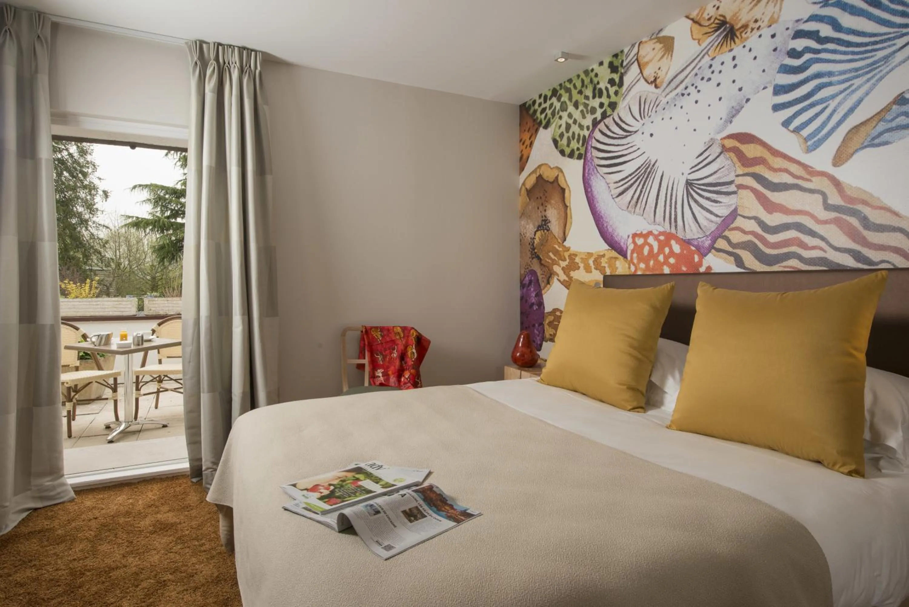 Bedroom in Le Manoir du Lys, The Originals Relais