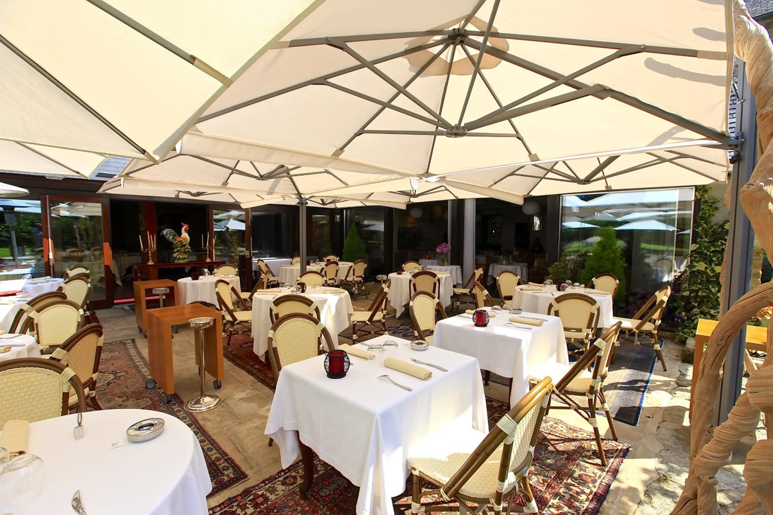 Patio in Le Manoir du Lys, The Originals Relais