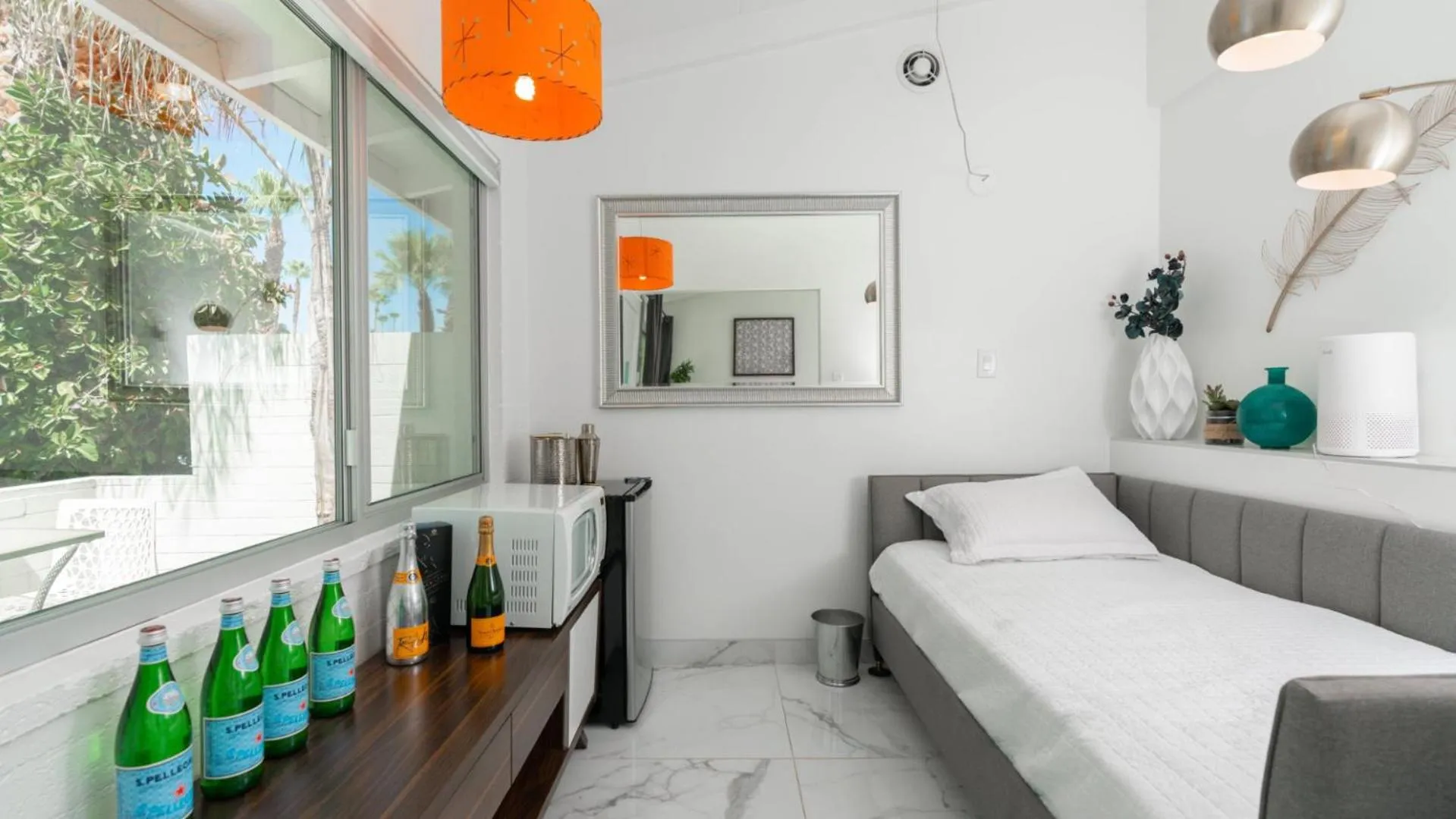 Bed in BelleVue Oasis - Adults Only