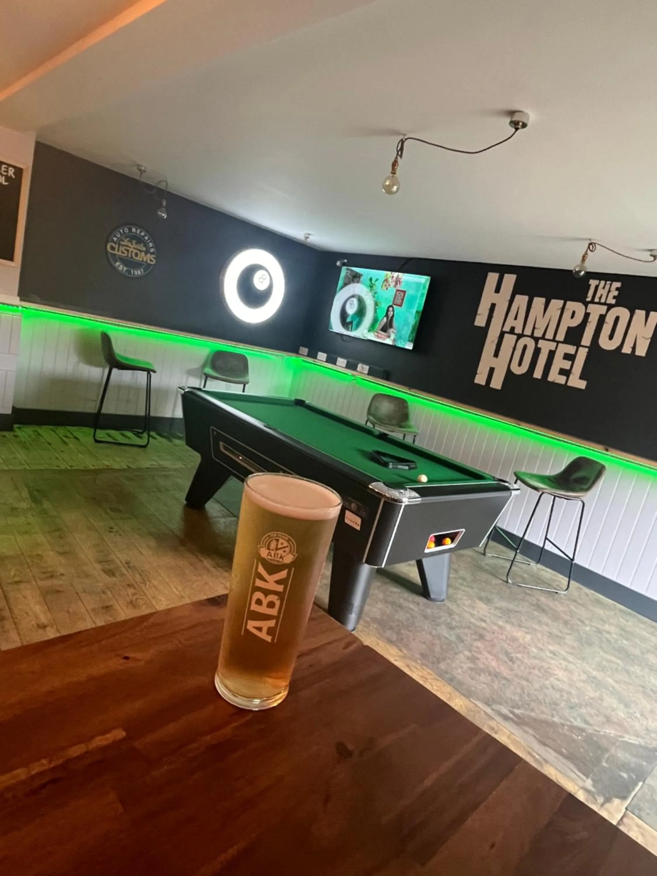 Game Room in Hampton Hotel & restaurant