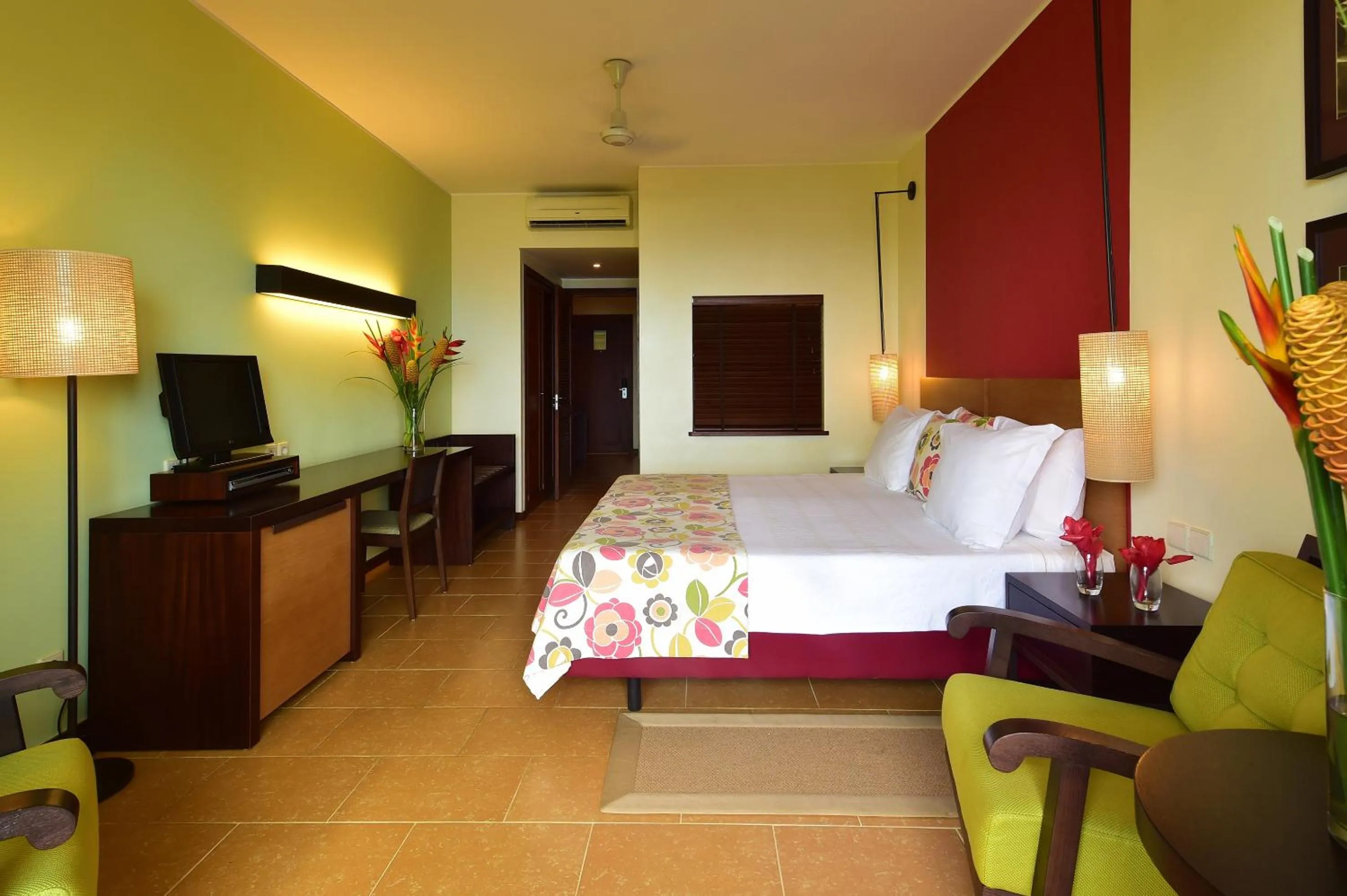Photo of the whole room, Bed in Pestana Sao Tome