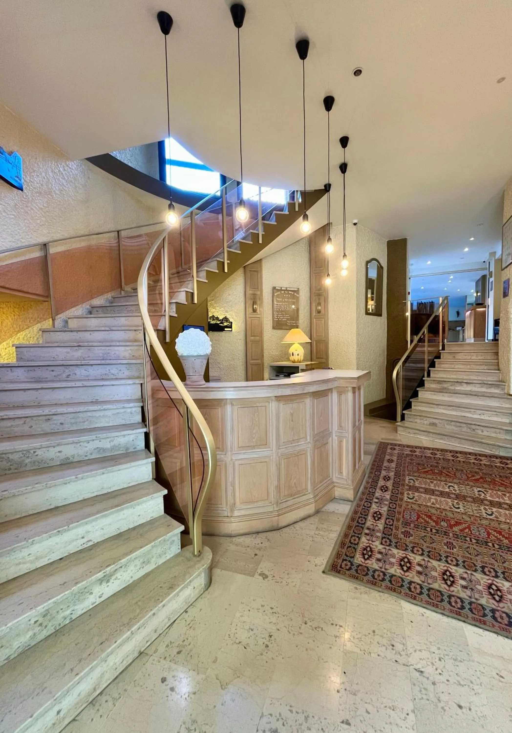 Lobby or reception in Hôtel Tour Maje