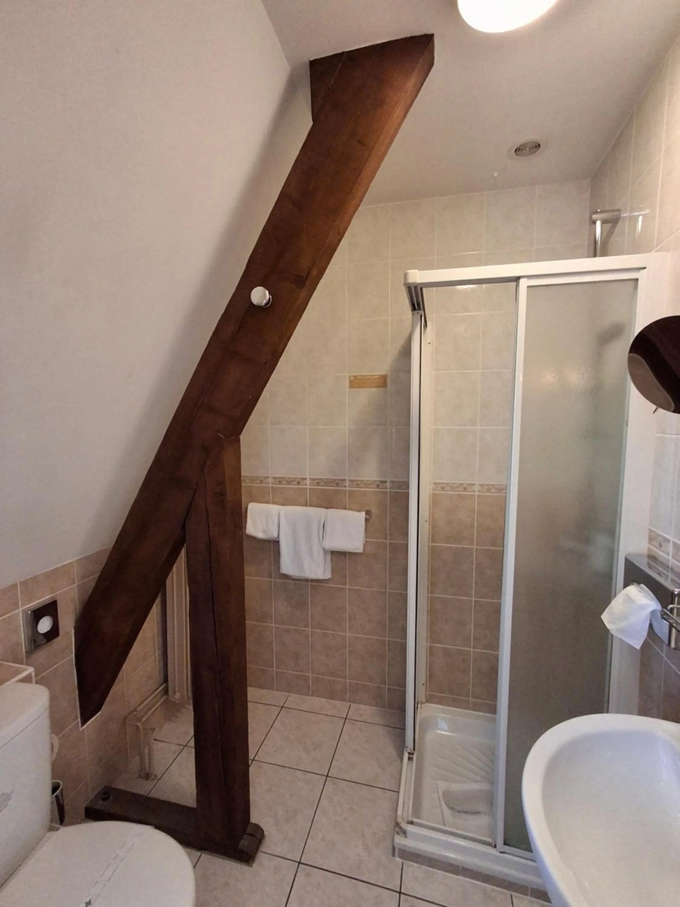 Bathroom in Hôtel Tour Maje