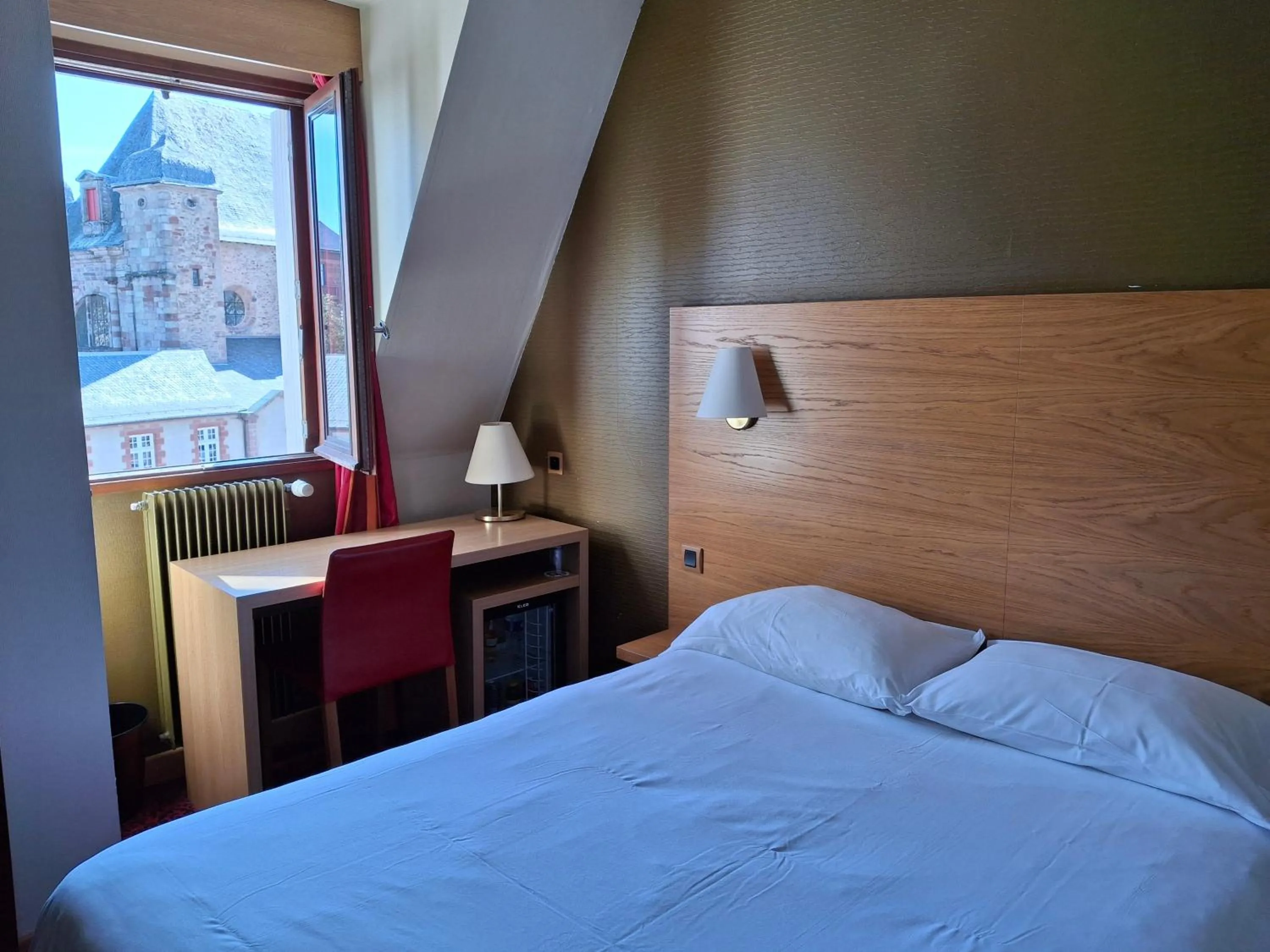 Bed in Hôtel Tour Maje