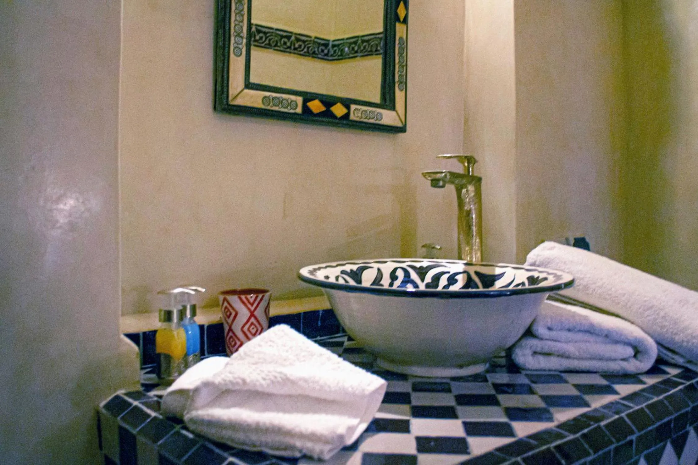 Bathroom, Bed in Riad Dar Tamlil