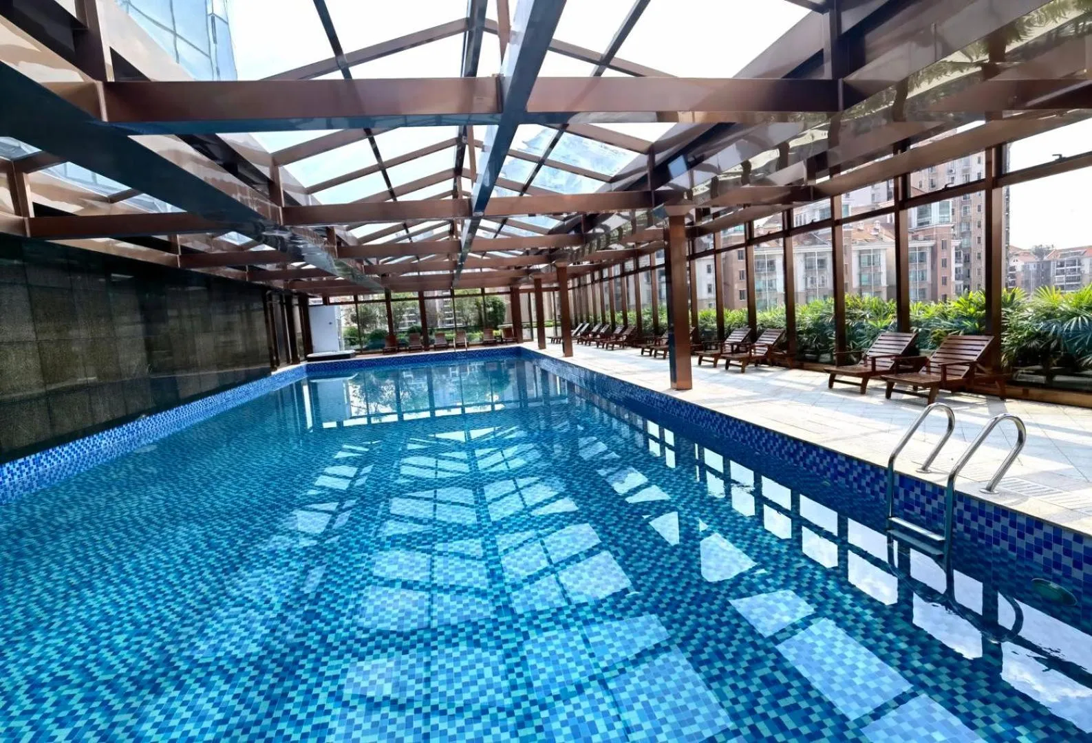 Swimming pool in Estandon Hotel Guangzhou