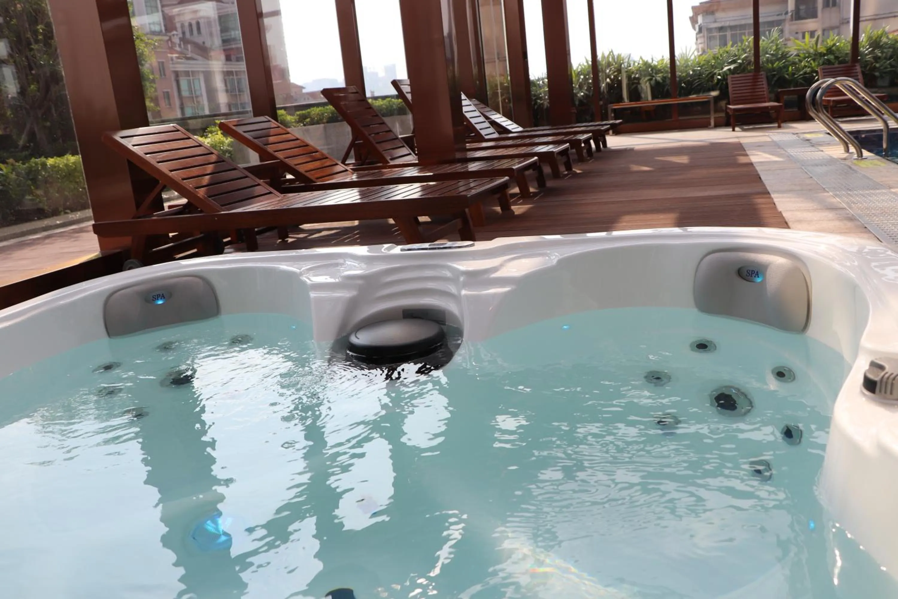 Swimming pool in Estandon Hotel Guangzhou