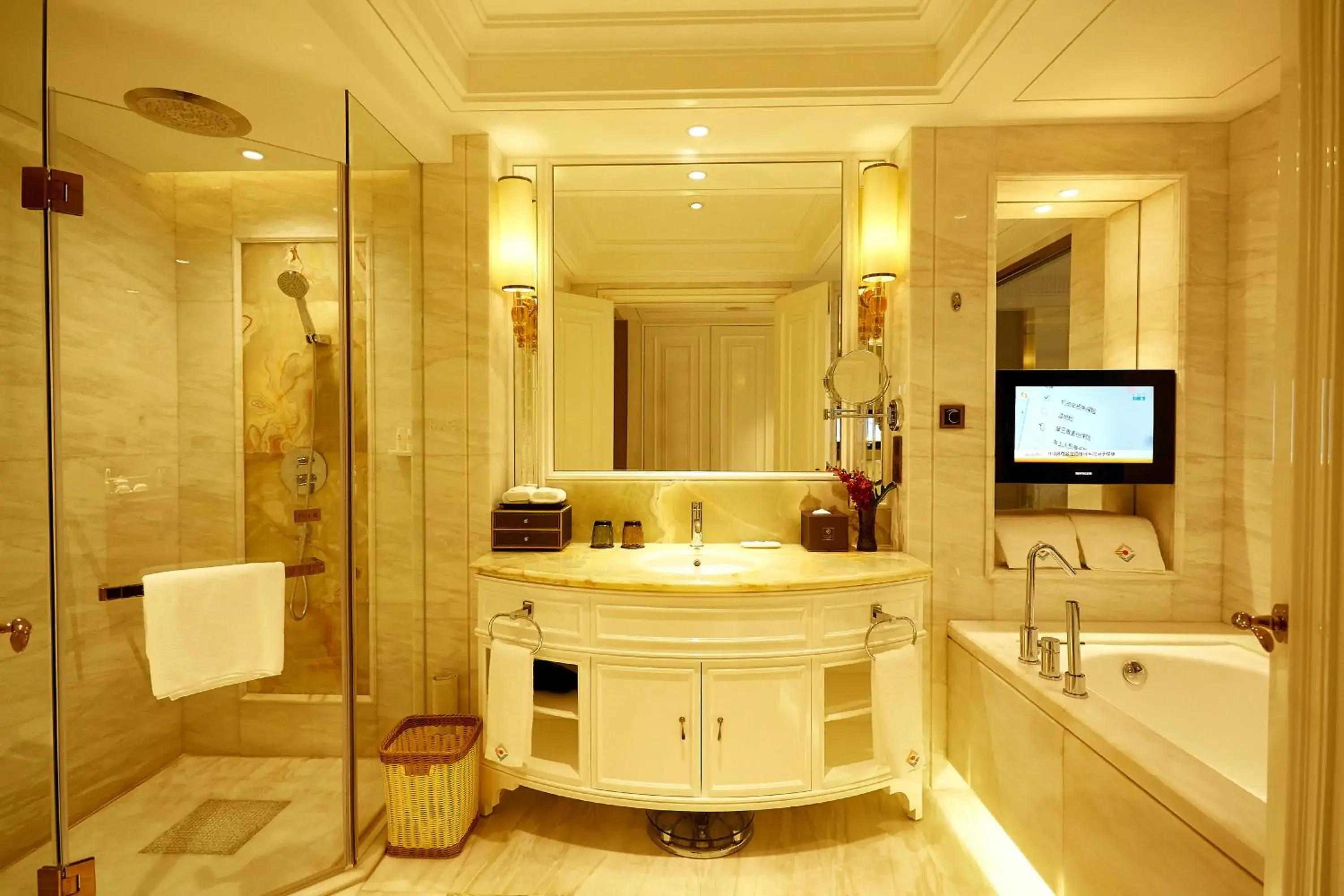 Executive Twin Room with River View in Estandon Hotel Guangzhou Executive Twin Room with River View in Estandon Hotel Guangzhou