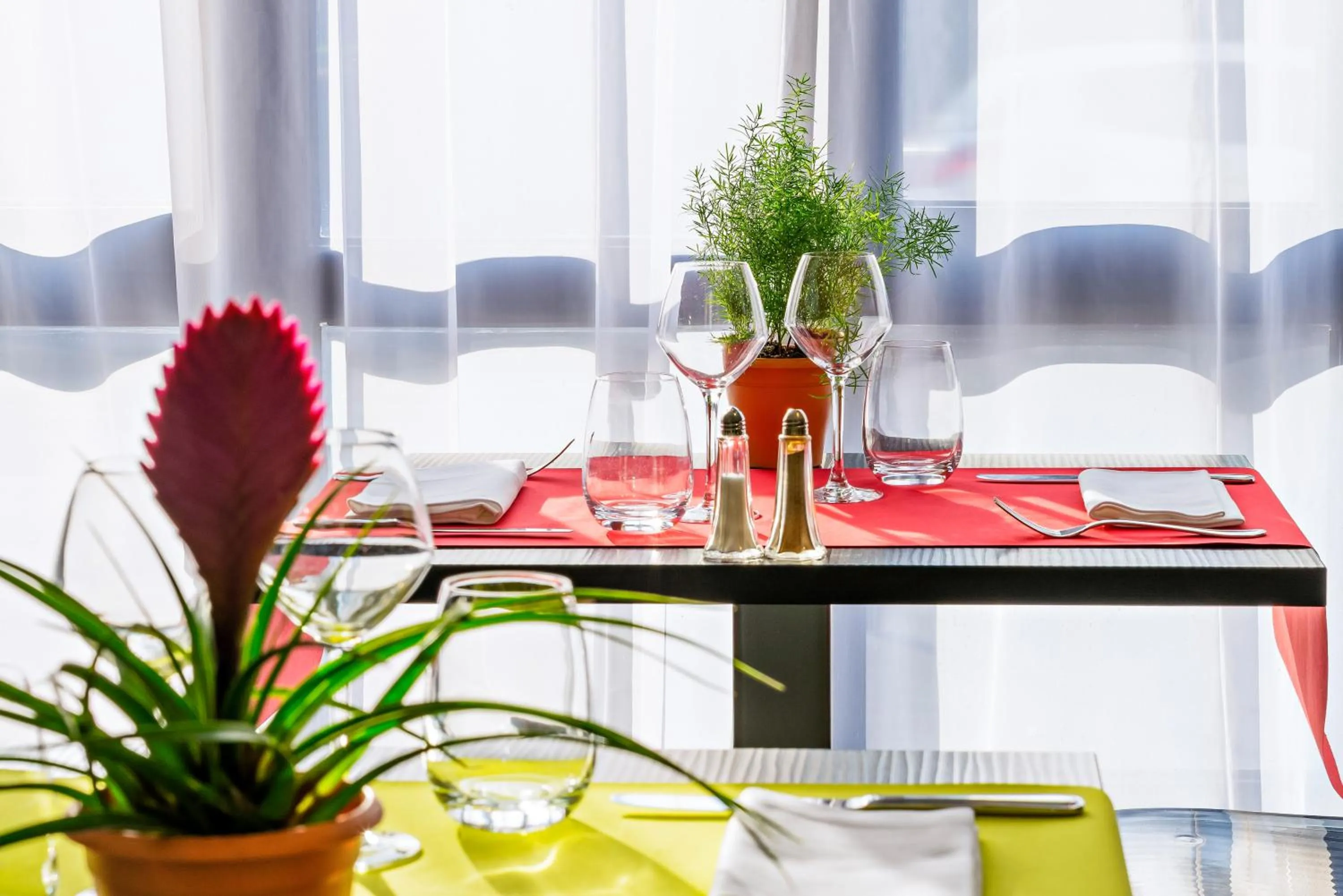 Restaurant/places to eat in Ibis Styles Reims Centre