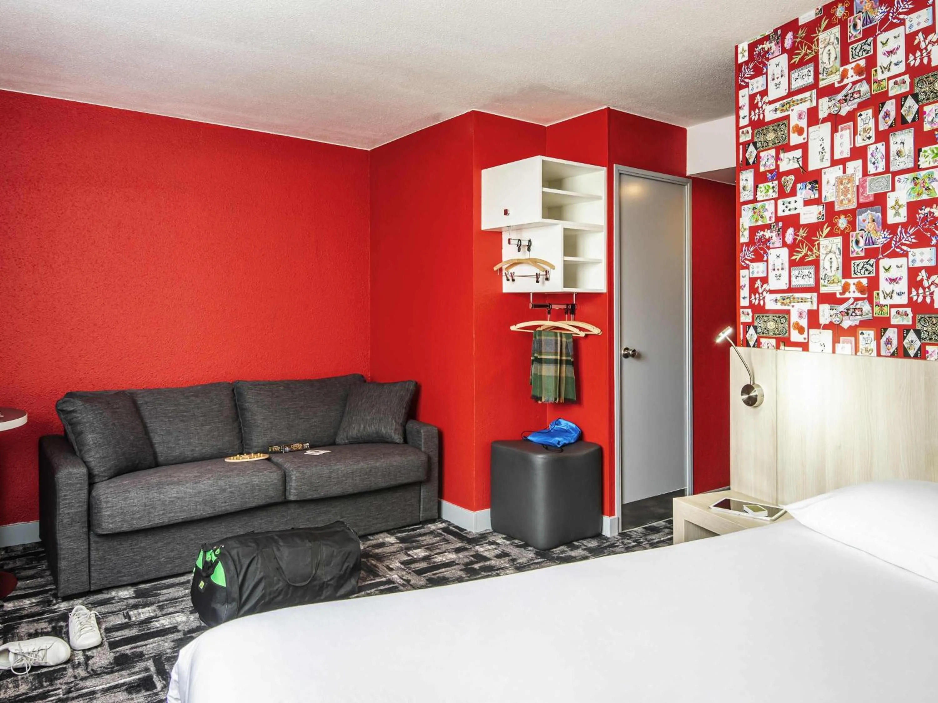Bedroom, Bed in Ibis Styles Reims Centre