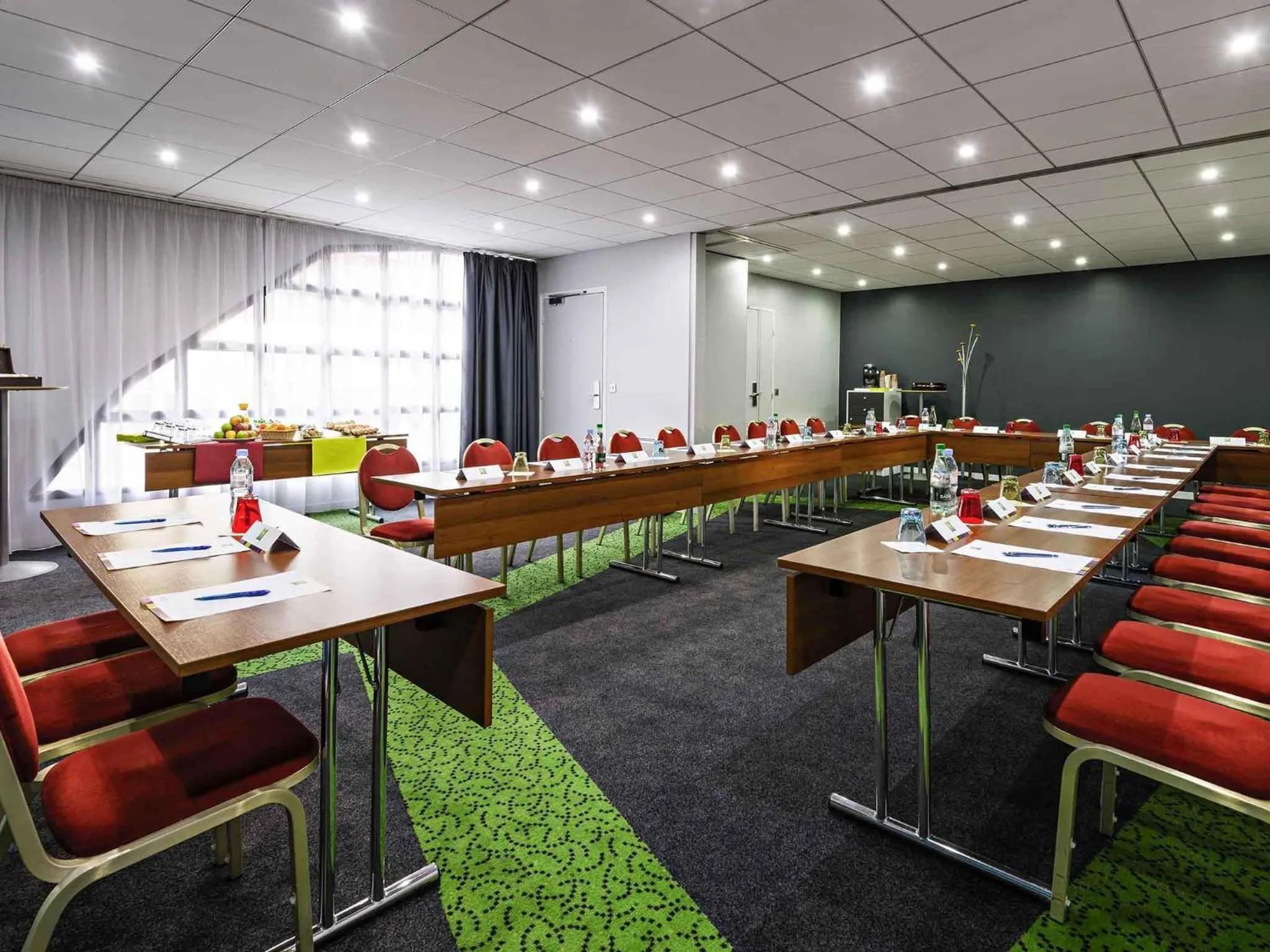 Meeting/conference room in Ibis Styles Reims Centre