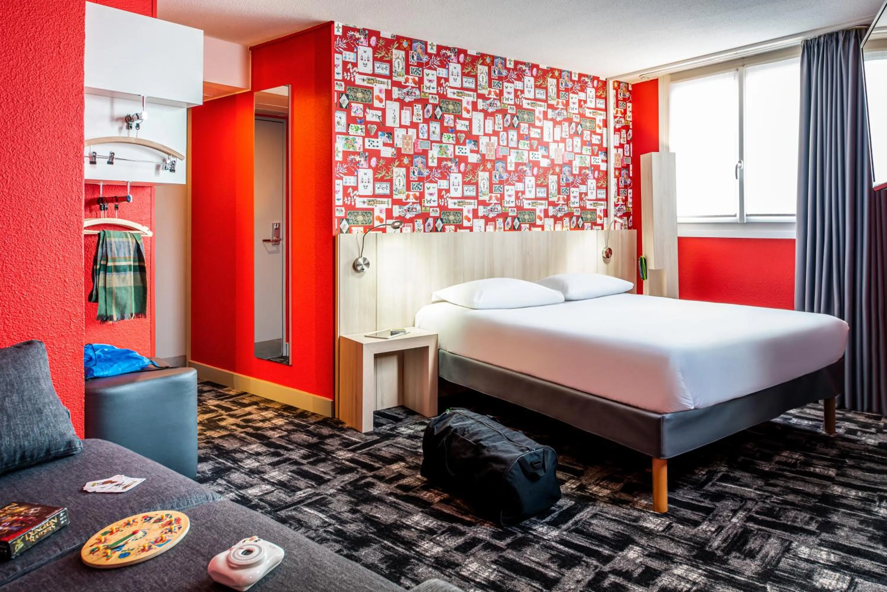 Bed in Ibis Styles Reims Centre
