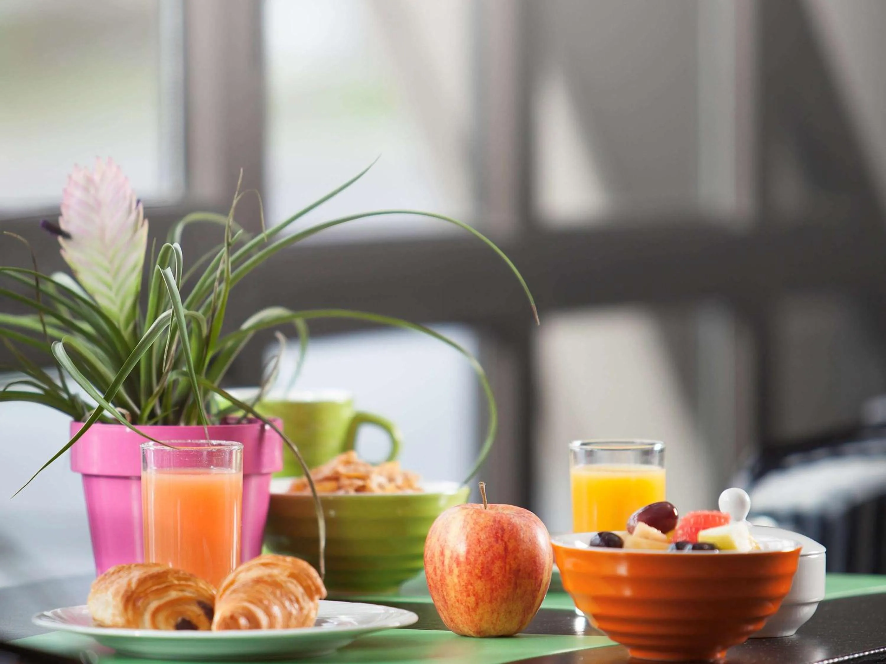 Restaurant/places to eat in Ibis Styles Reims Centre