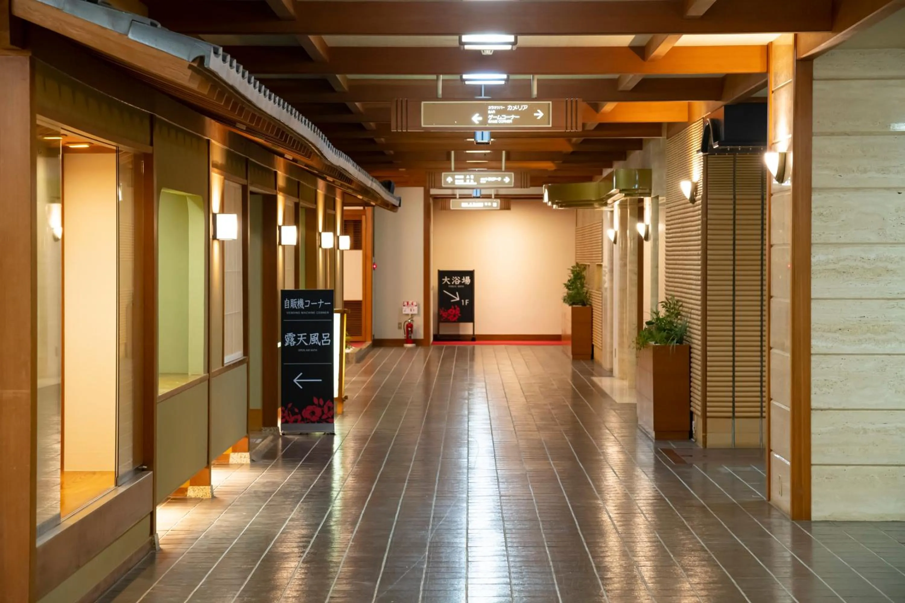 Area and facilities in Yamanaka Onsen Hanatsubaki