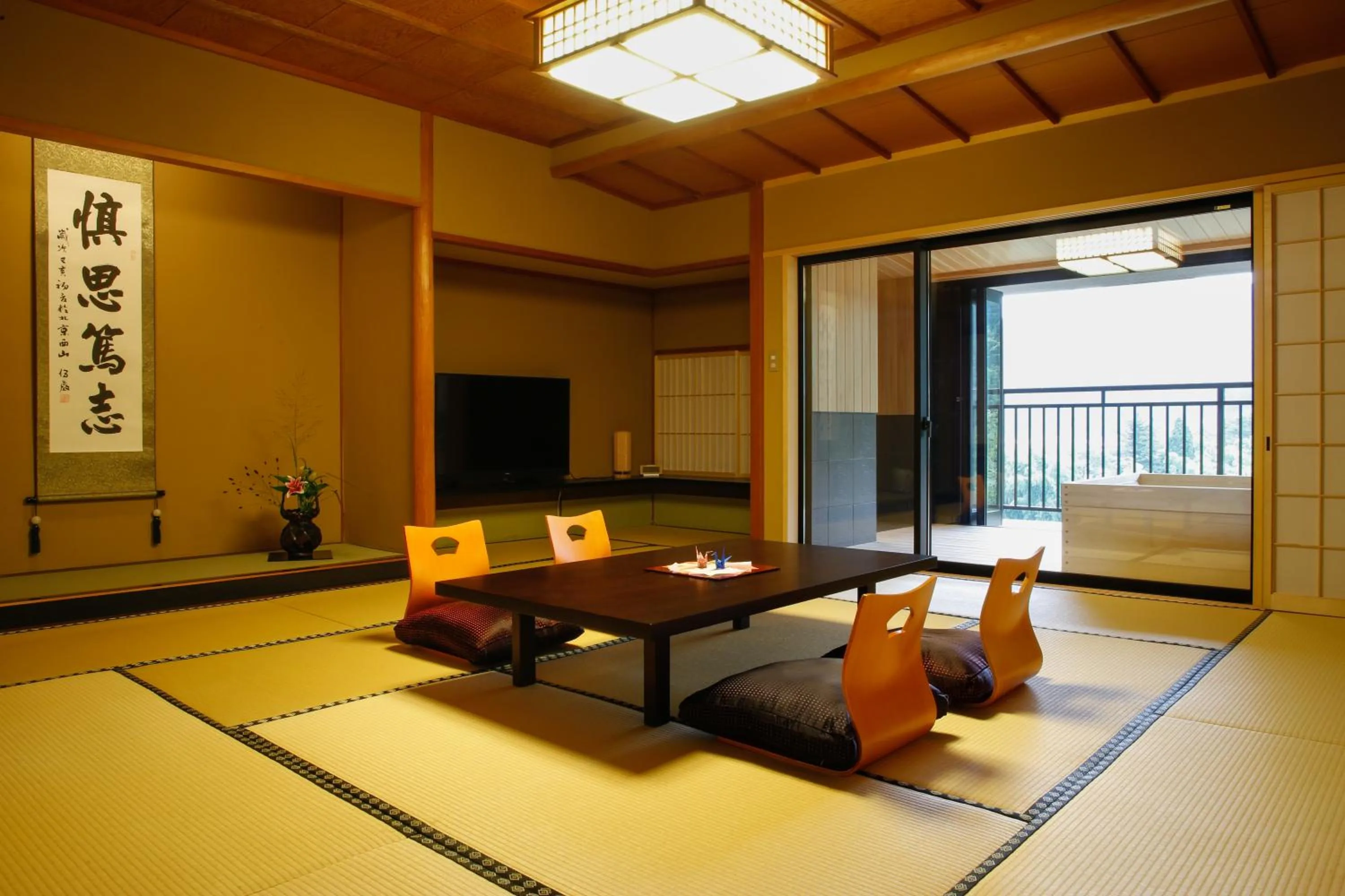 Photo of the whole room in Yamanaka Onsen Hanatsubaki