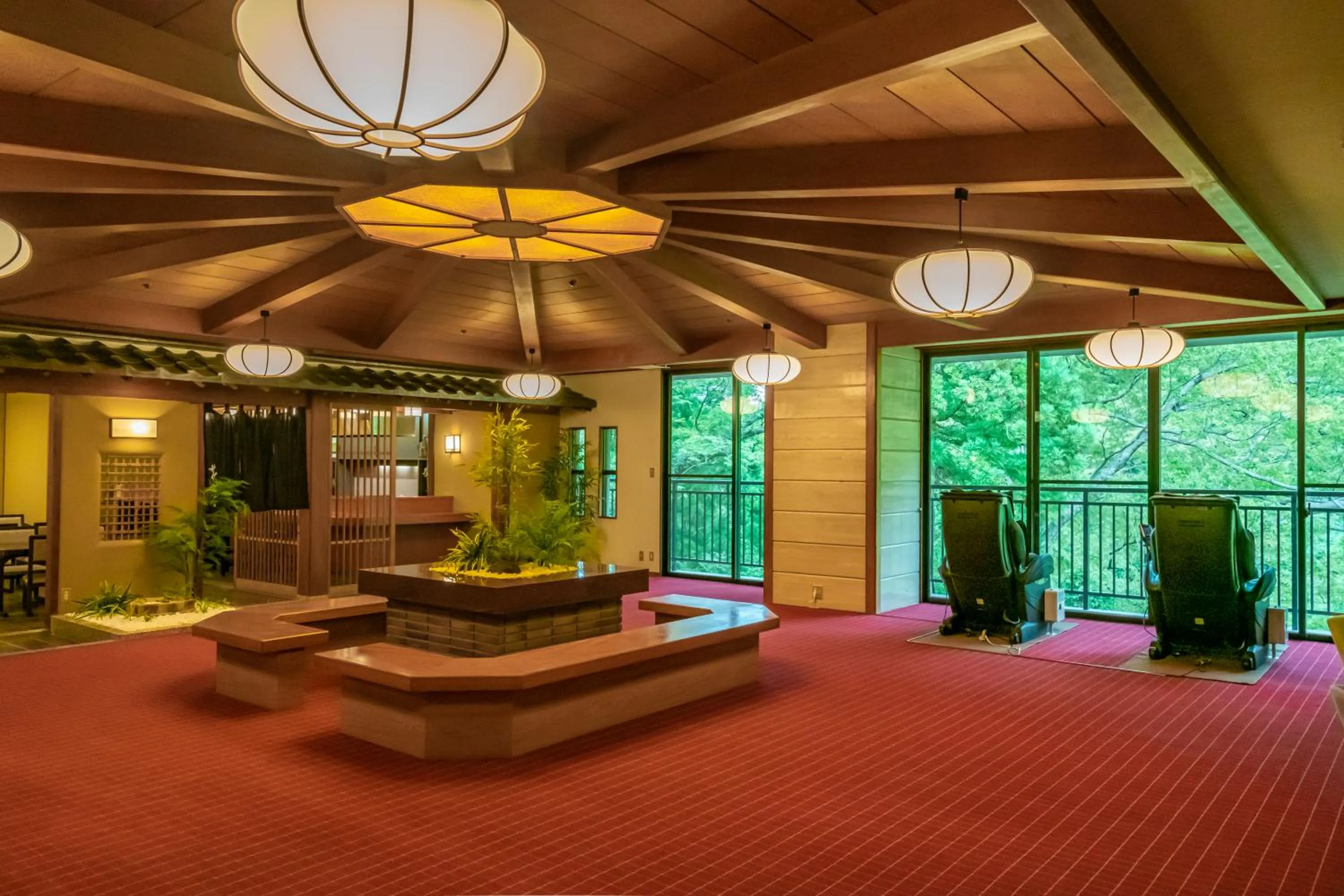 Area and facilities in Yamanaka Onsen Hanatsubaki