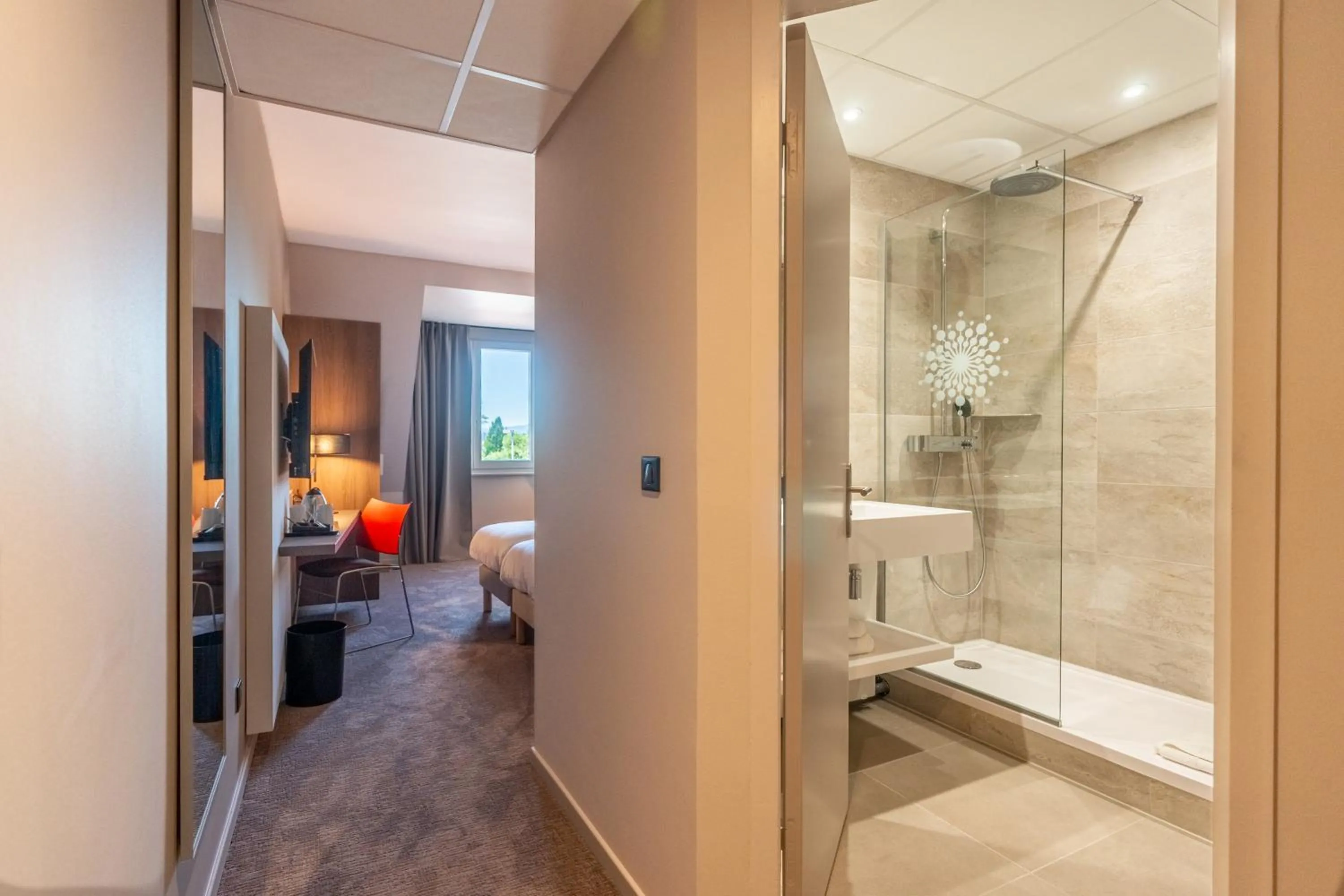 Photo of the whole room in Hotel L'Europe Colmar, BW Signature Collection