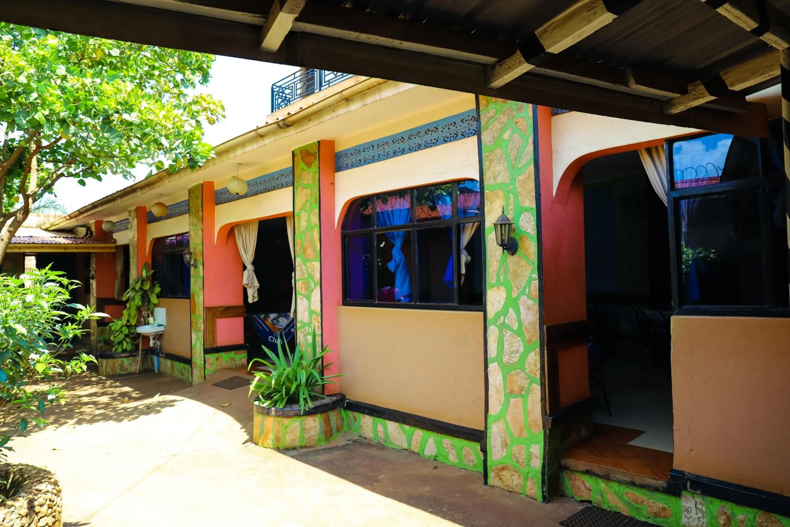 Facade/entrance in Merona Hotel