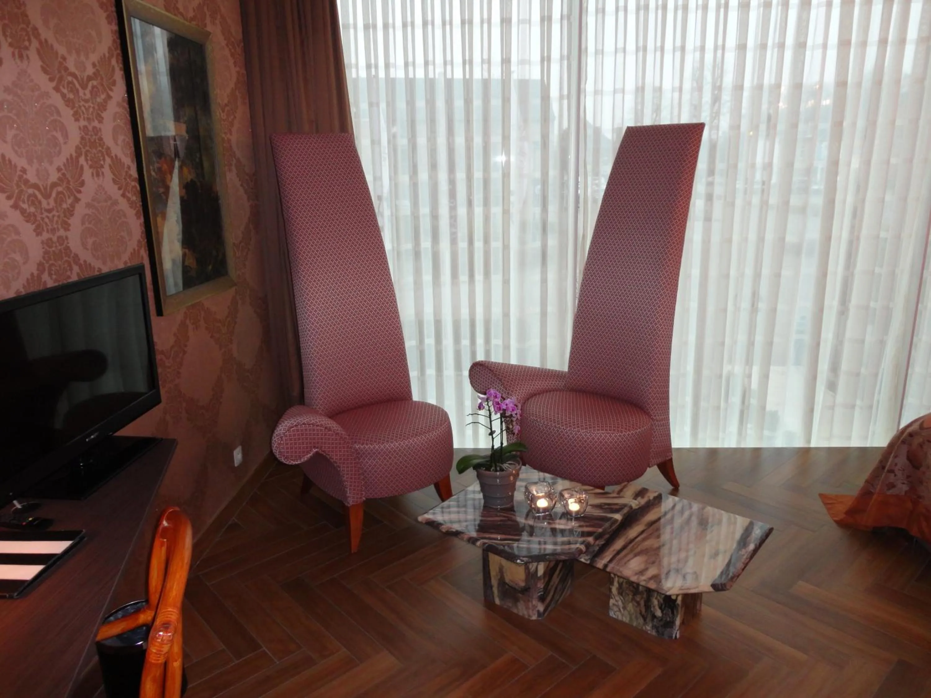 Photo of the whole room in Art Of Dreams Deluxe 4 stars