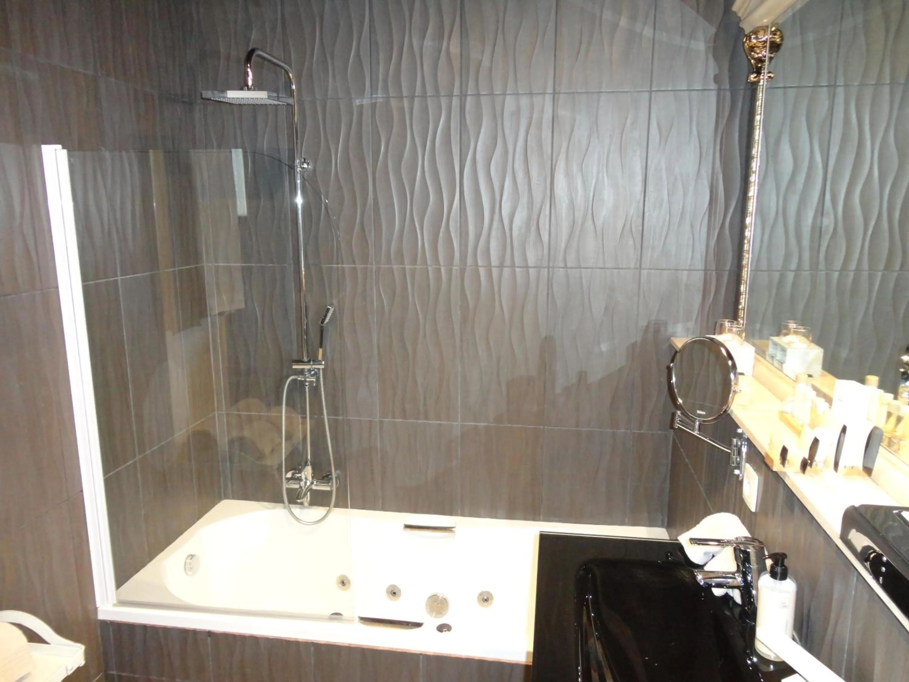 Bathroom in Art Of Dreams Deluxe 4 stars