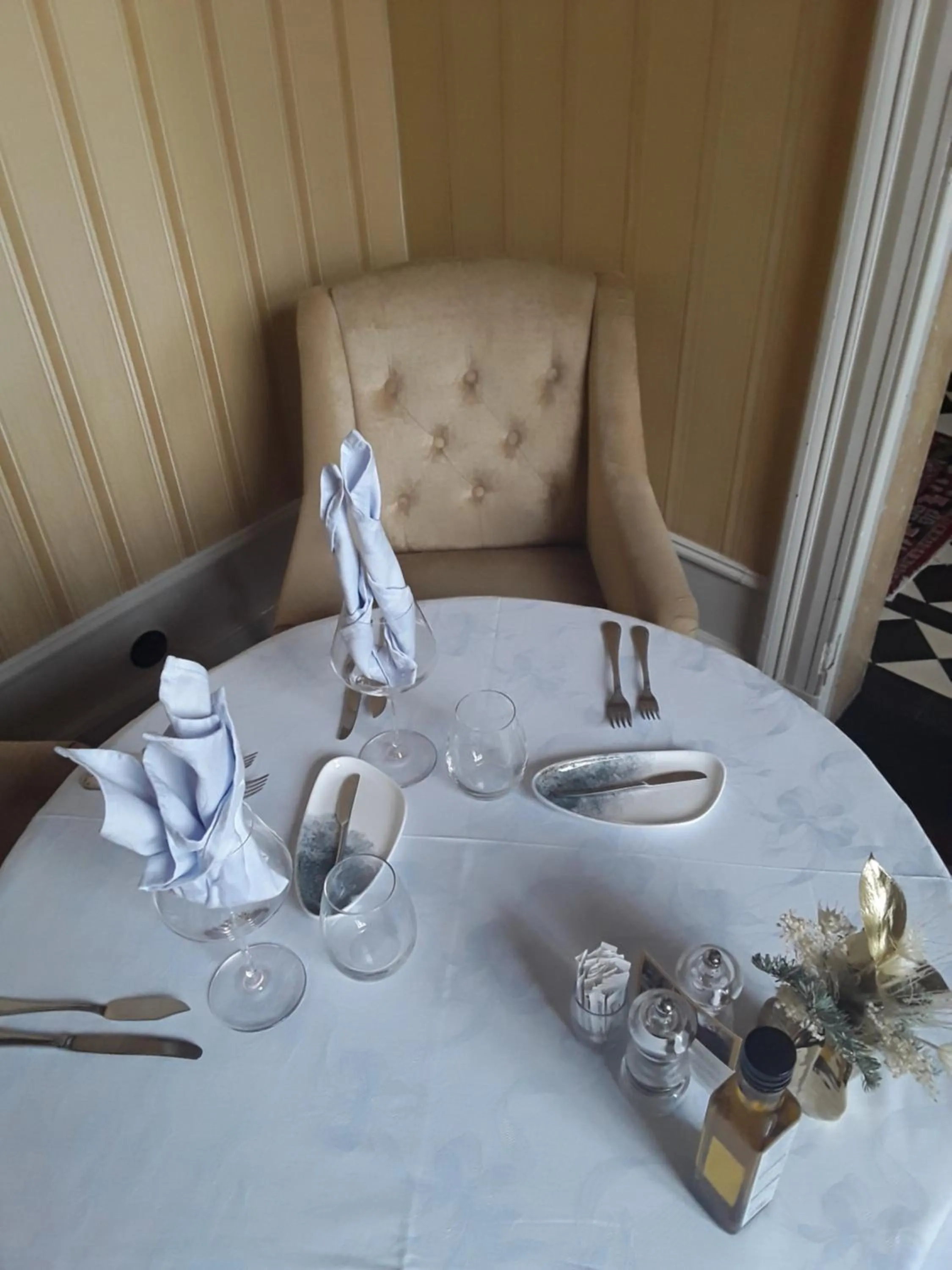 Restaurant/places to eat in Art Of Dreams Deluxe 4 stars