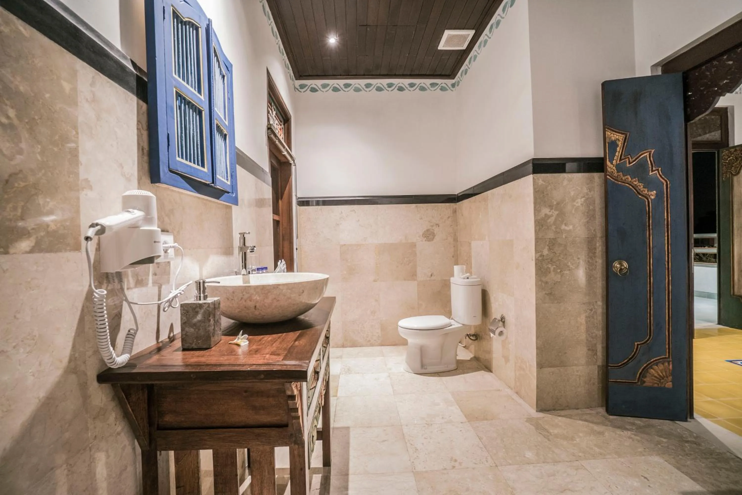 Bathroom in Villa Tanah Carik by Mahaputra