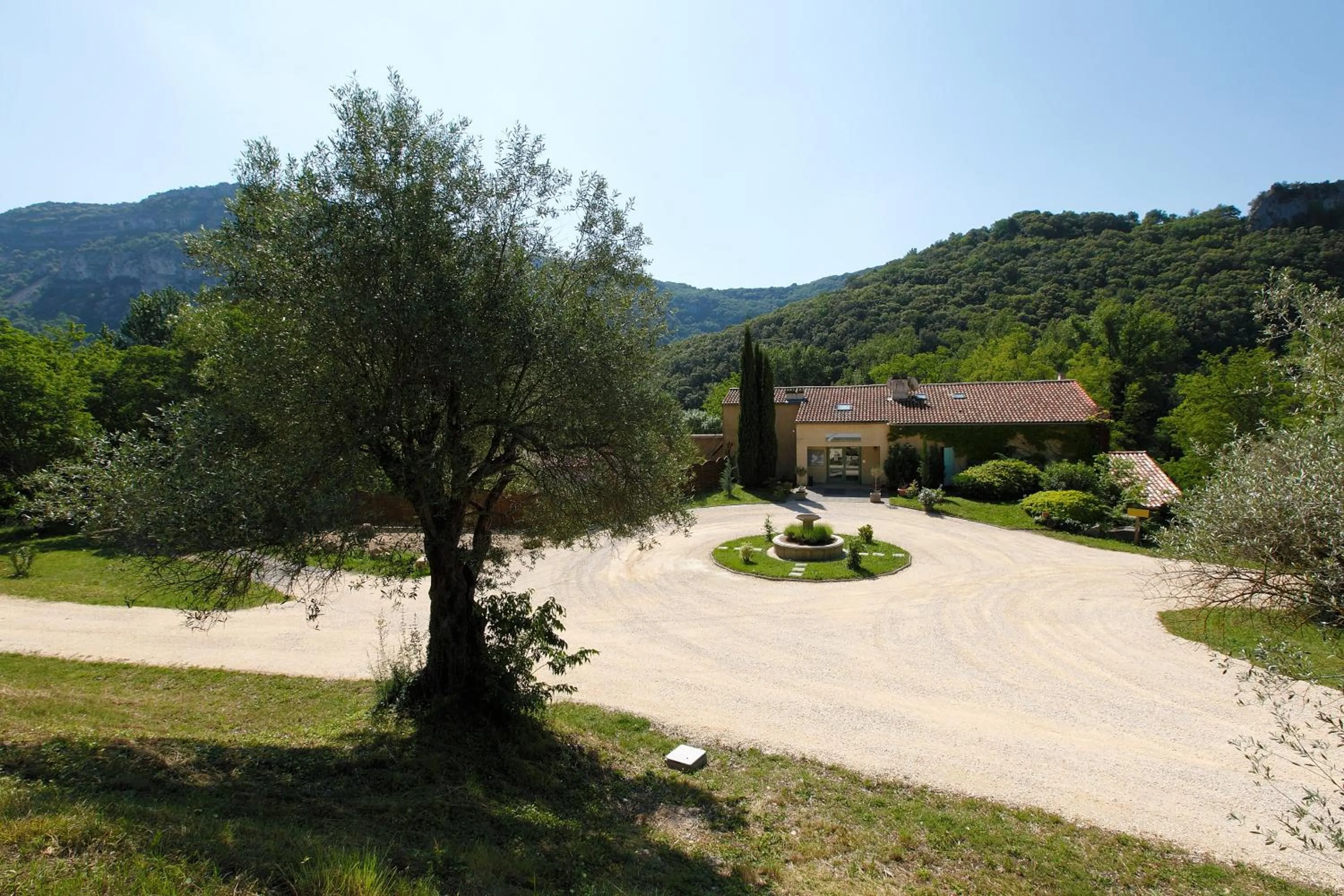 Facade/entrance in Vacancéole - Le Domaine de Chames - Pont d'Arc