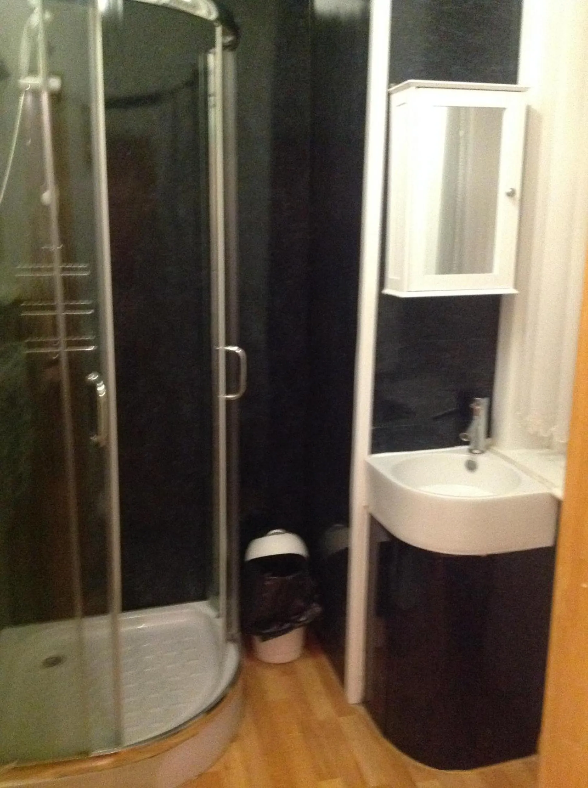 Bathroom in Fairhaven Hotel on Woodfield Road