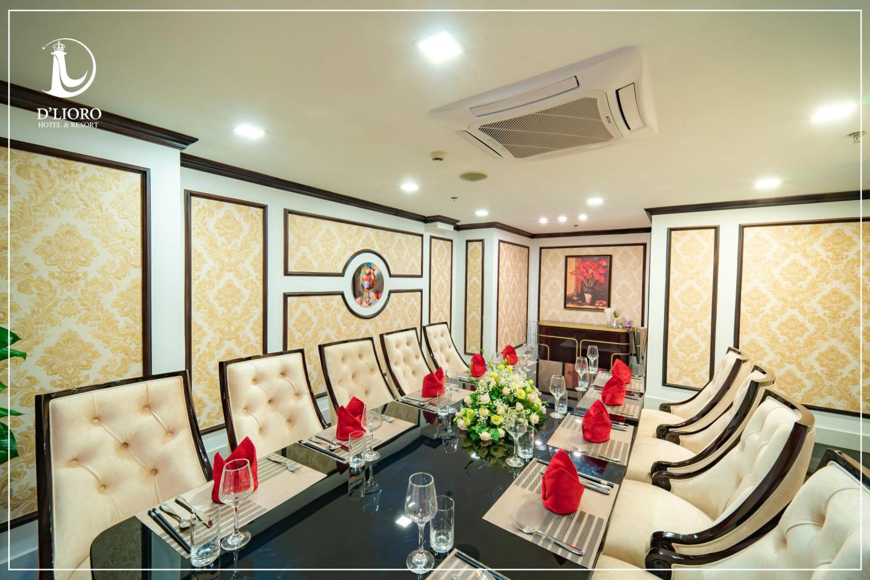 Restaurant/places to eat in D'Lioro Hotel & Resort