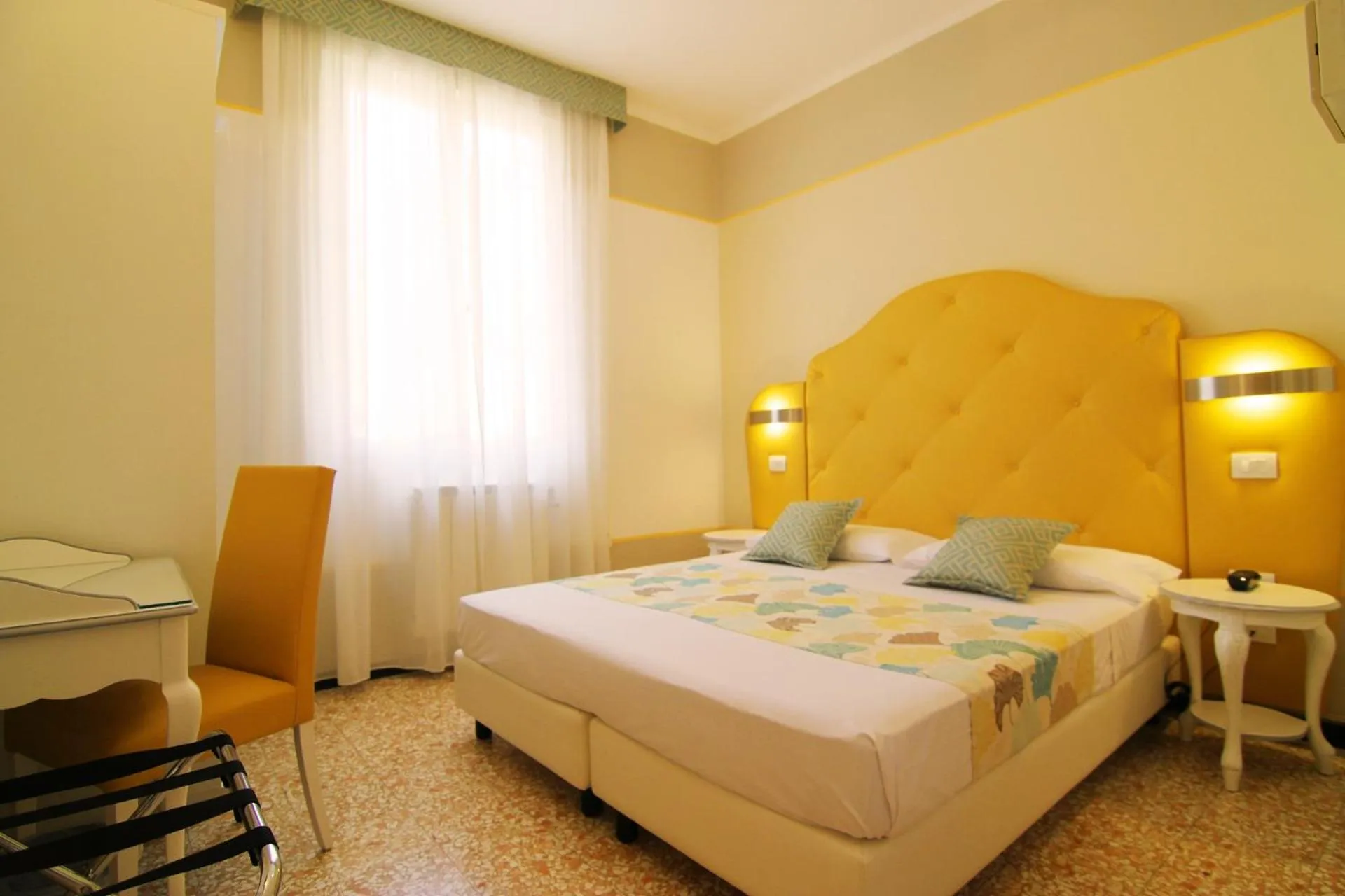 Photo of the whole room, Bed in Hotel Souvenir