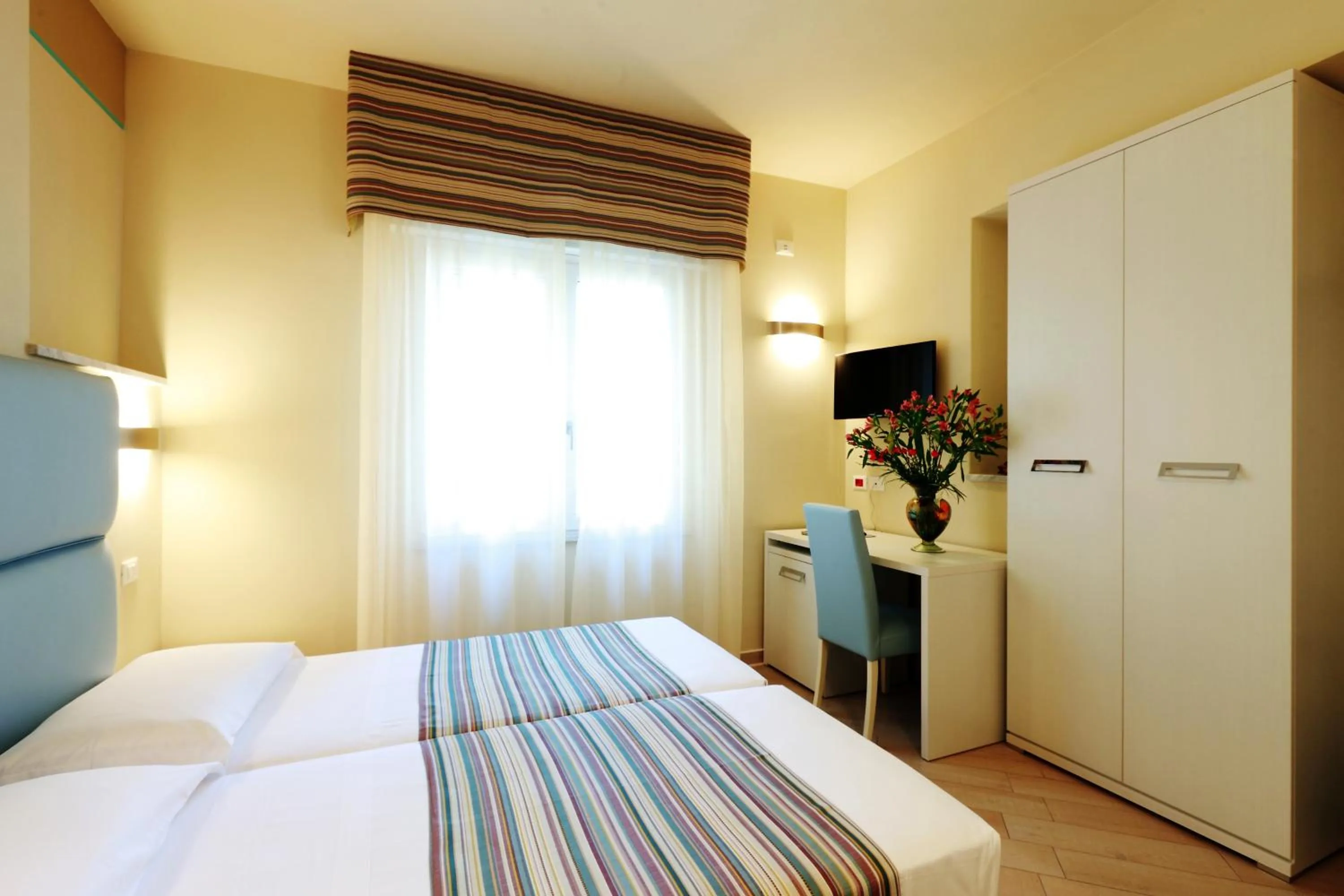 Photo of the whole room, Bed in Hotel Souvenir