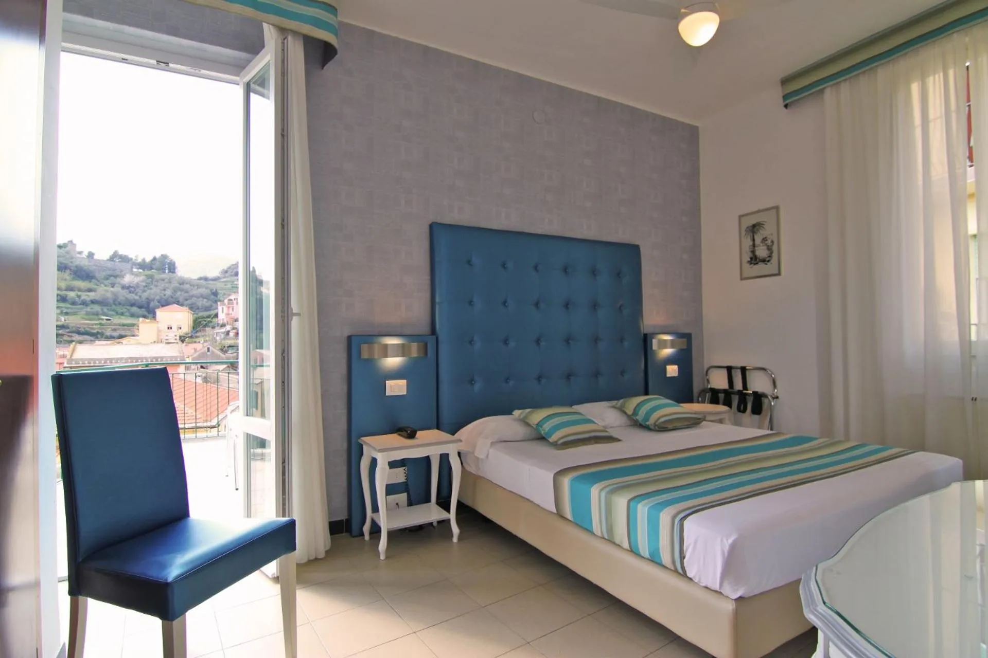 Photo of the whole room, Bed in Hotel Souvenir