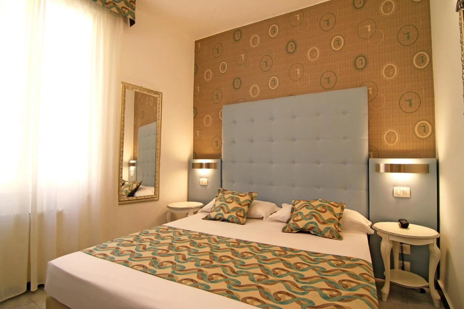 Photo of the whole room, Bed in Hotel Souvenir