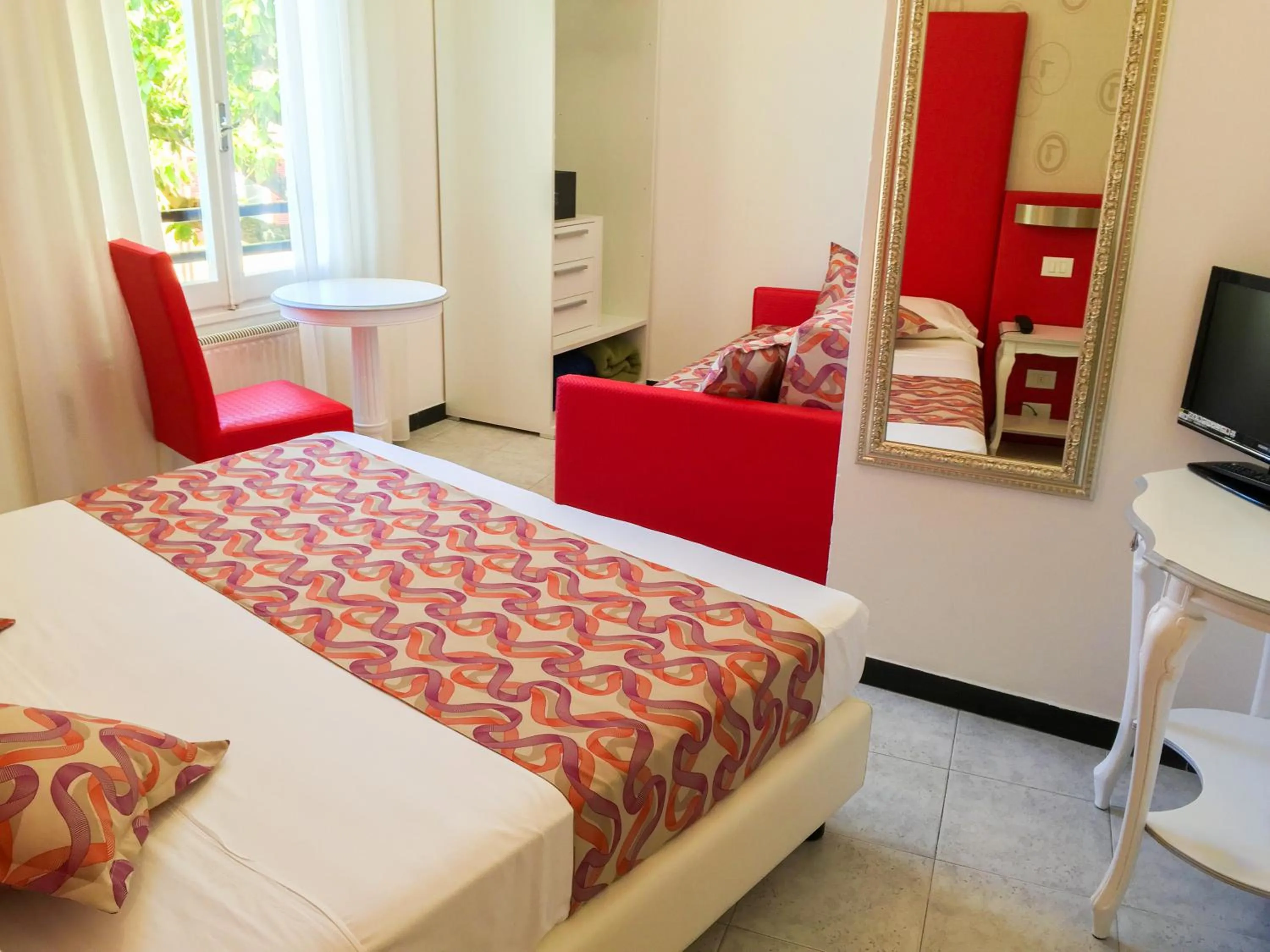 Photo of the whole room, Bed in Hotel Souvenir