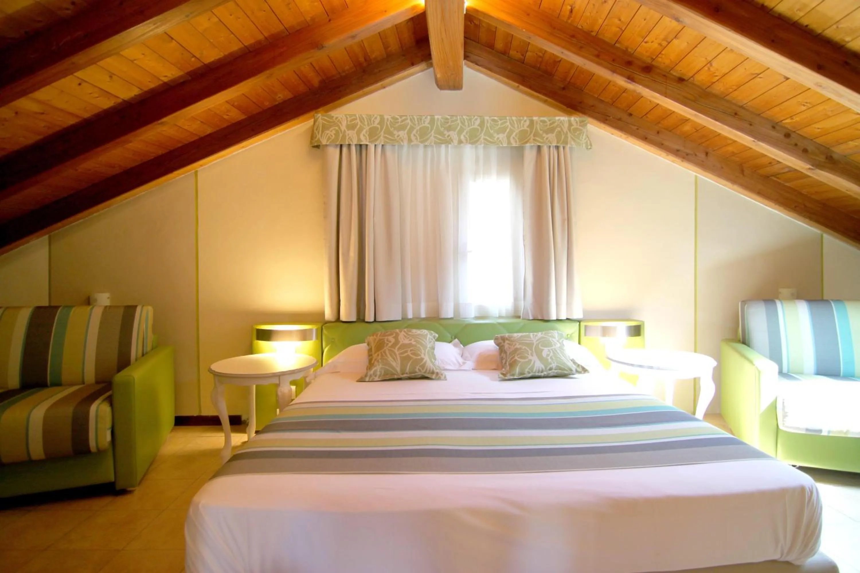 Photo of the whole room, Bed in Hotel Souvenir