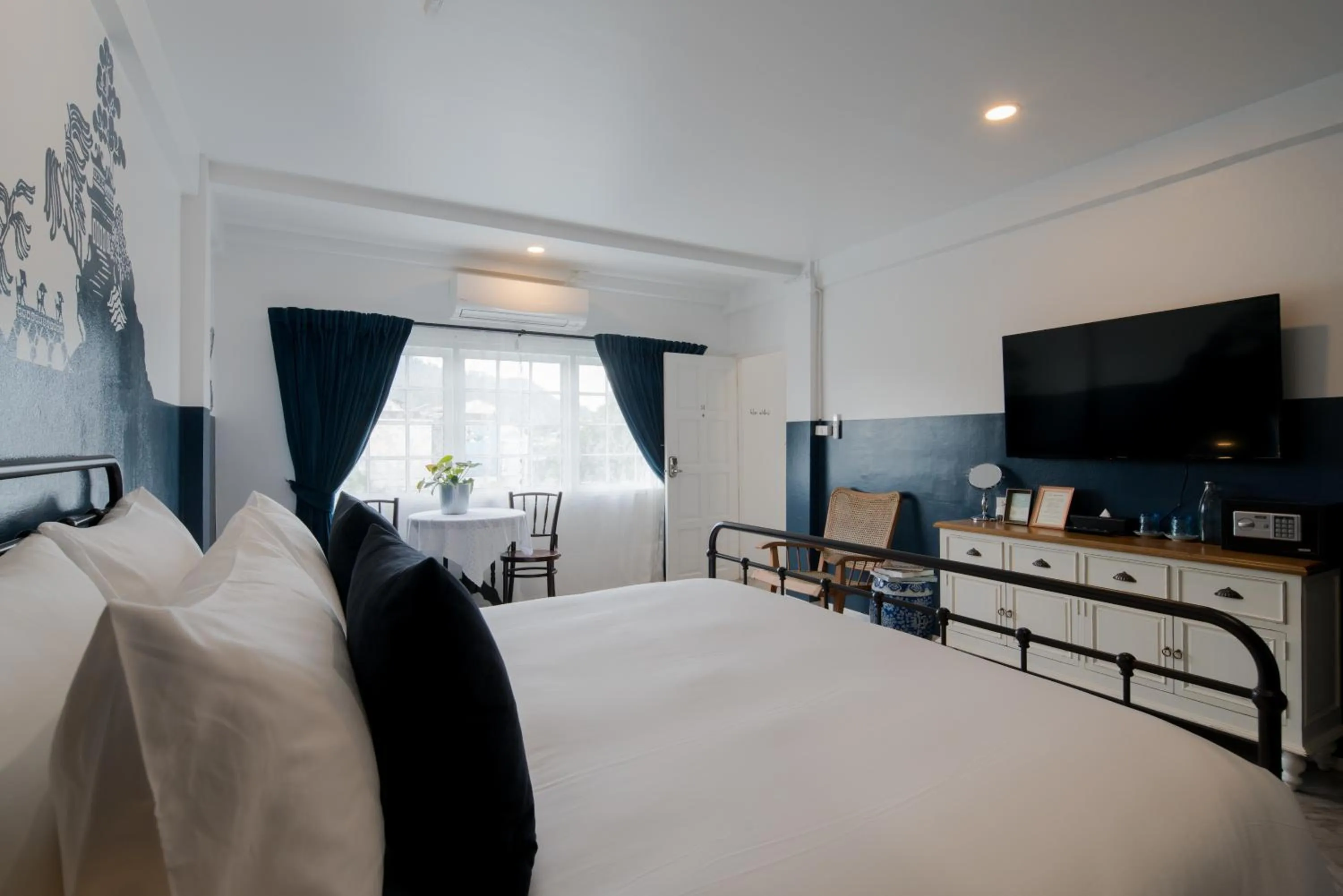 TV and multimedia, Bed in Blu Monkey Boutique Phuket Town