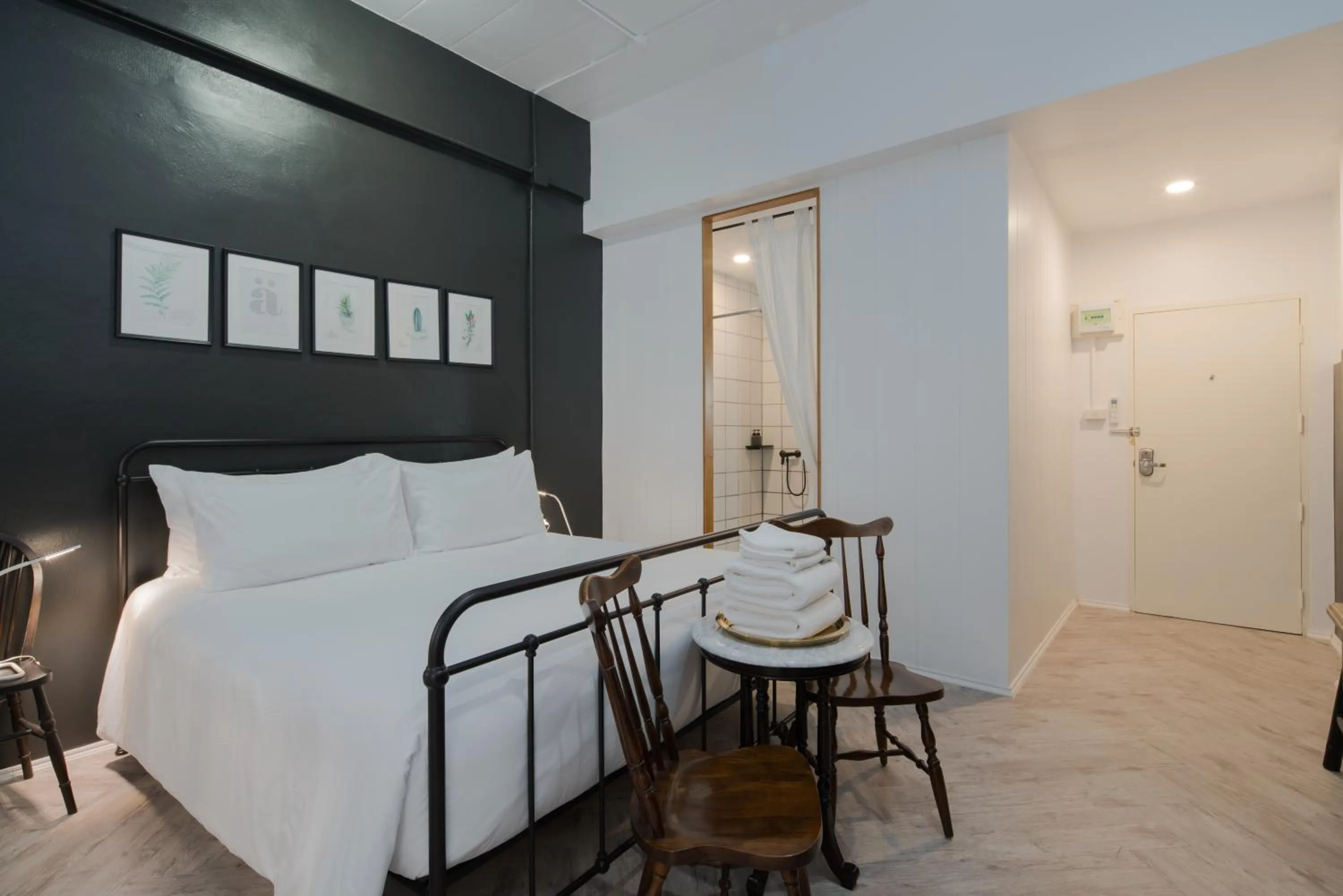 Photo of the whole room, Bed in Blu Monkey Boutique Phuket Town