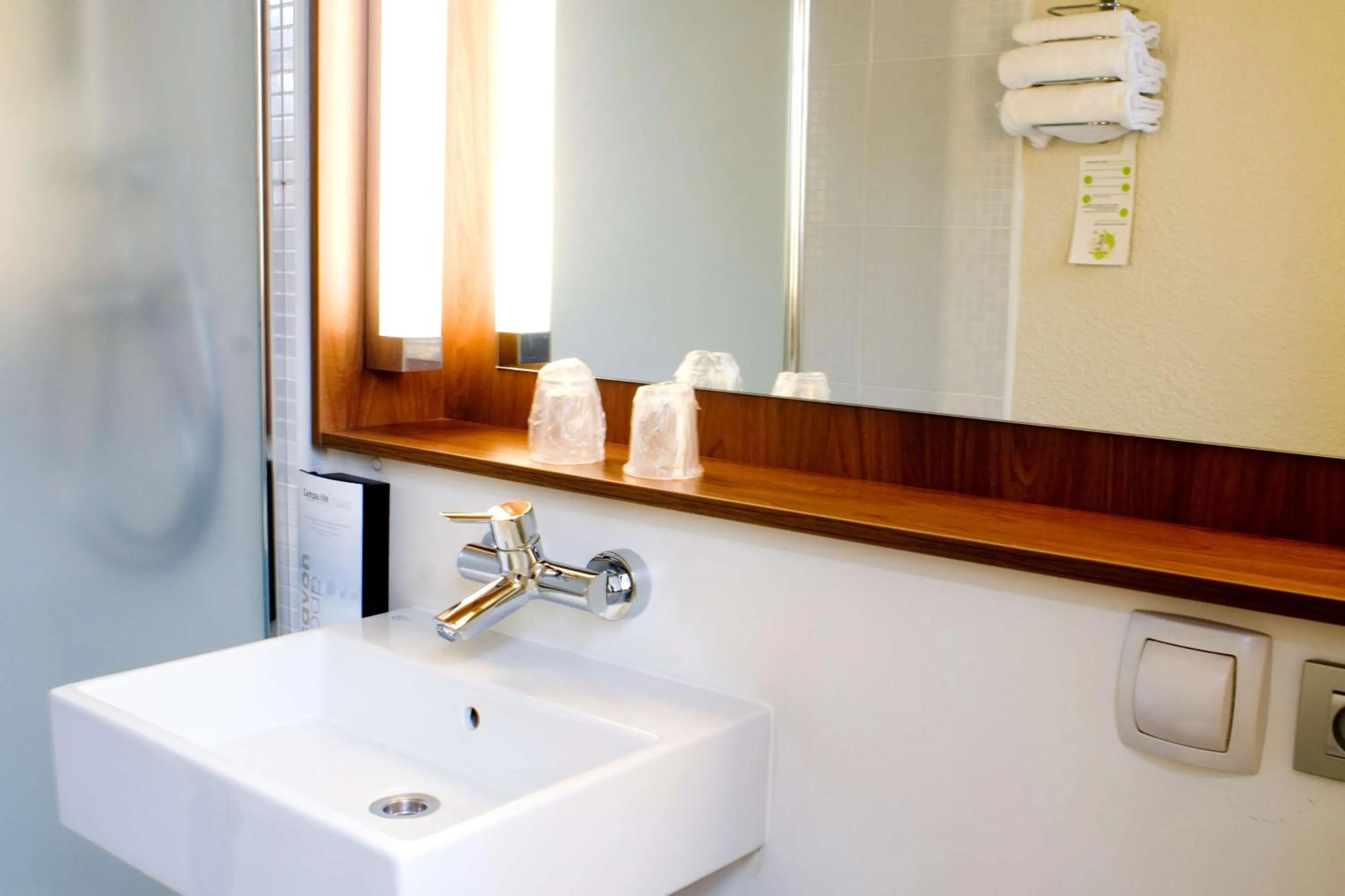 Bathroom in Campanile Annecy - Cran Gevrier