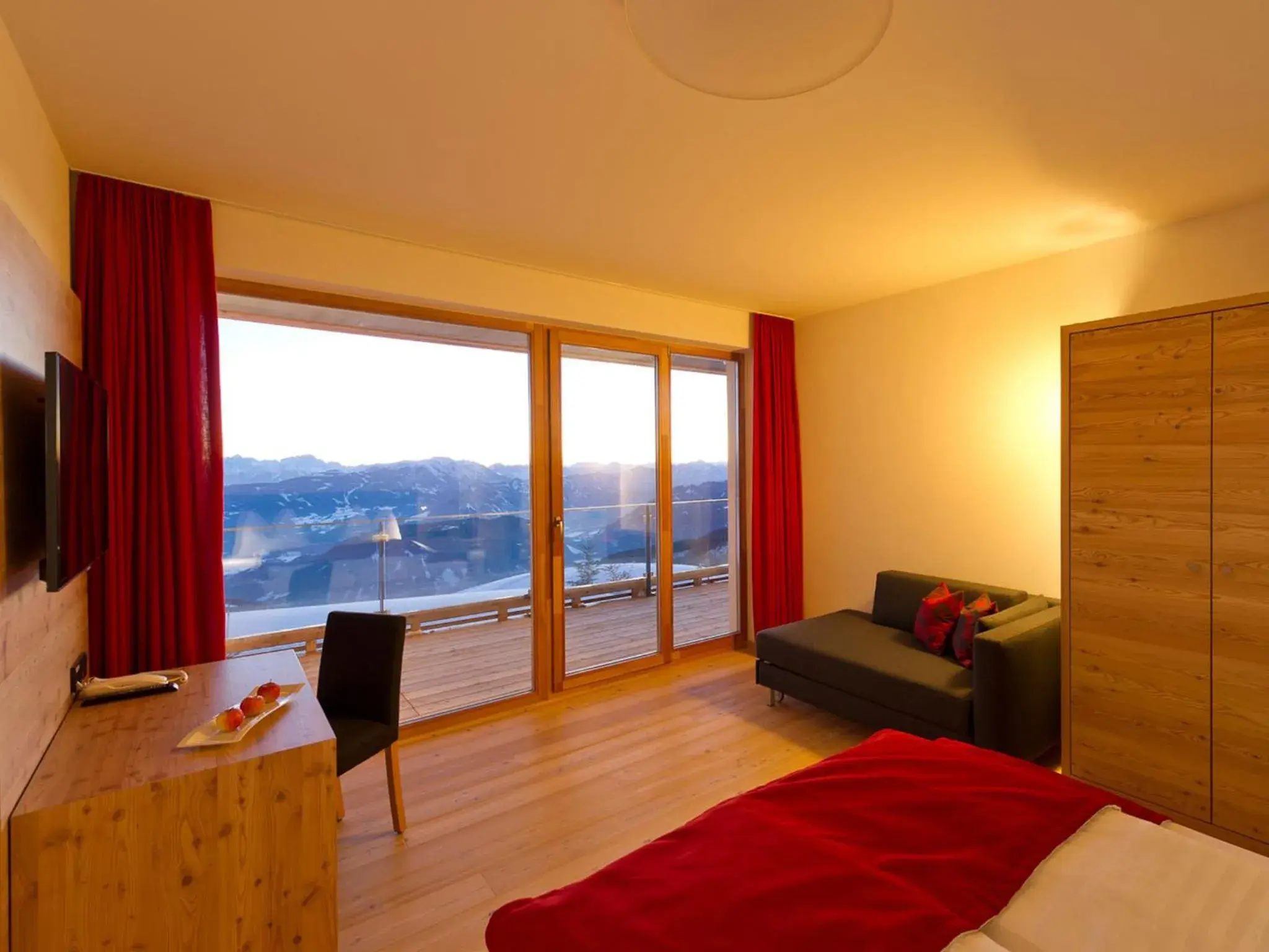 Double or Twin Room with Mountain View in Alpinhotel Pacheiner Double or Twin Room with Mountain View in Alpinhotel Pacheiner