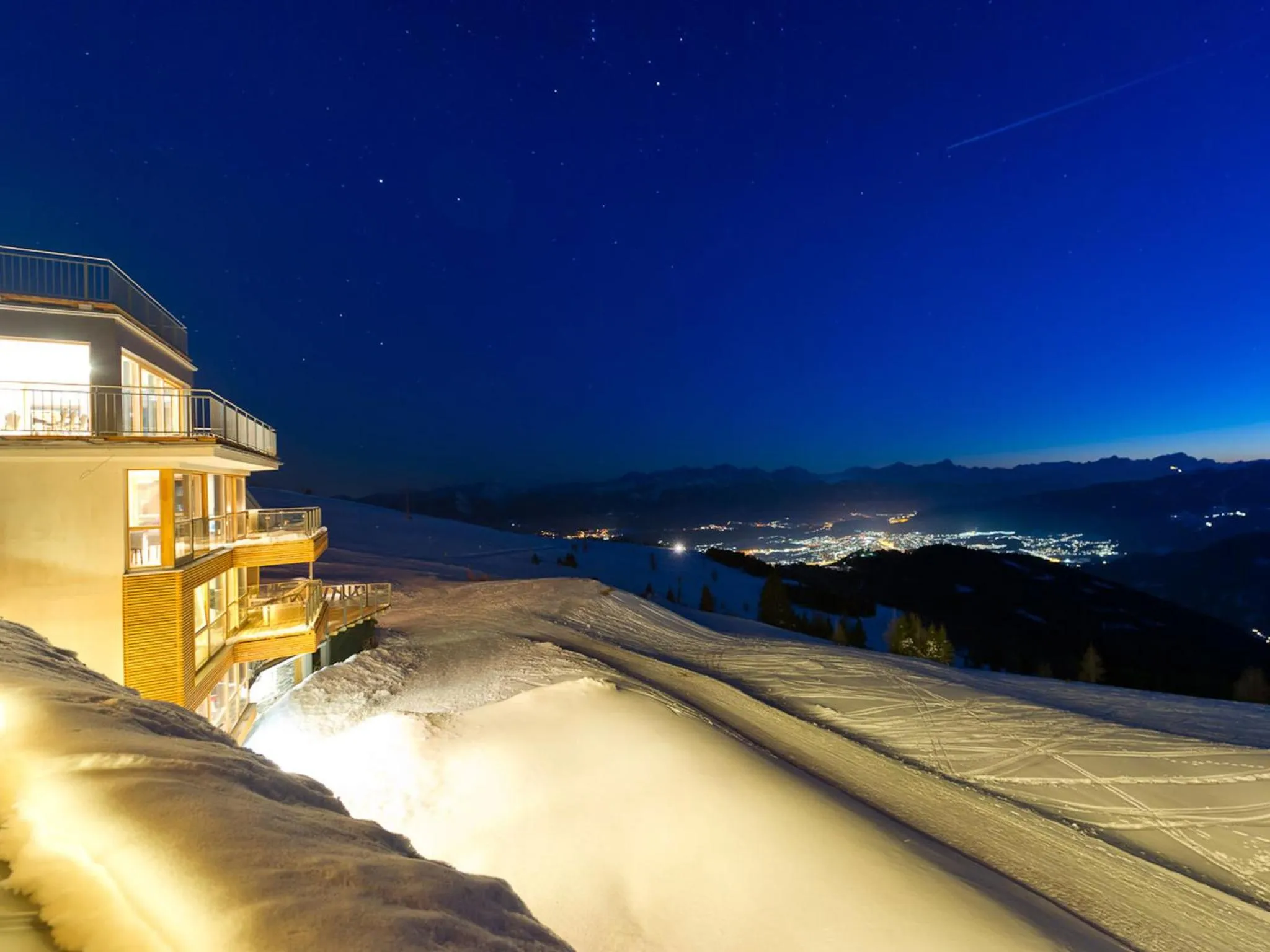 Facade/entrance in Alpinhotel Pacheiner