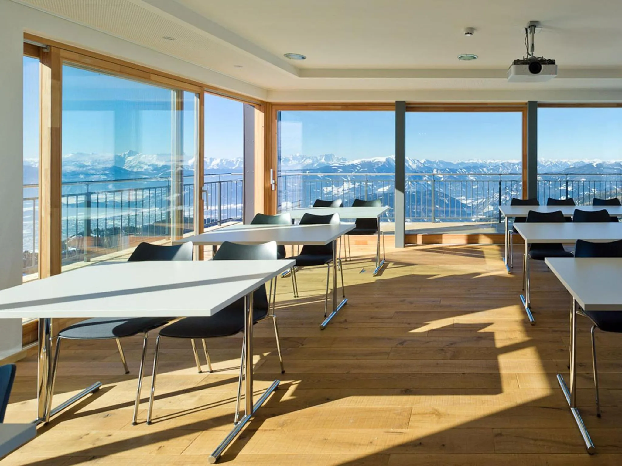 Restaurant/places to eat in Alpinhotel Pacheiner