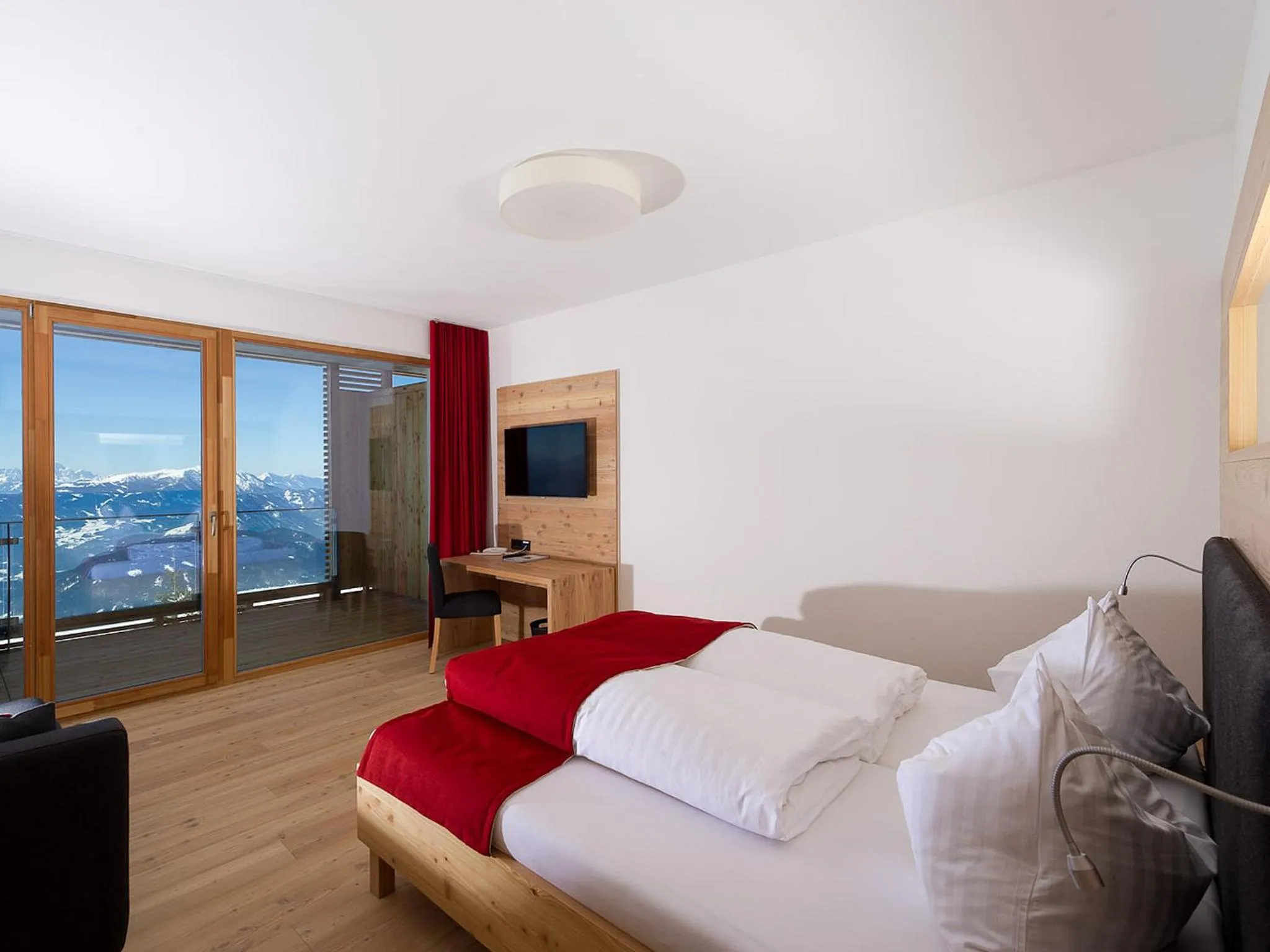 Bedroom, Bed in Alpinhotel Pacheiner
