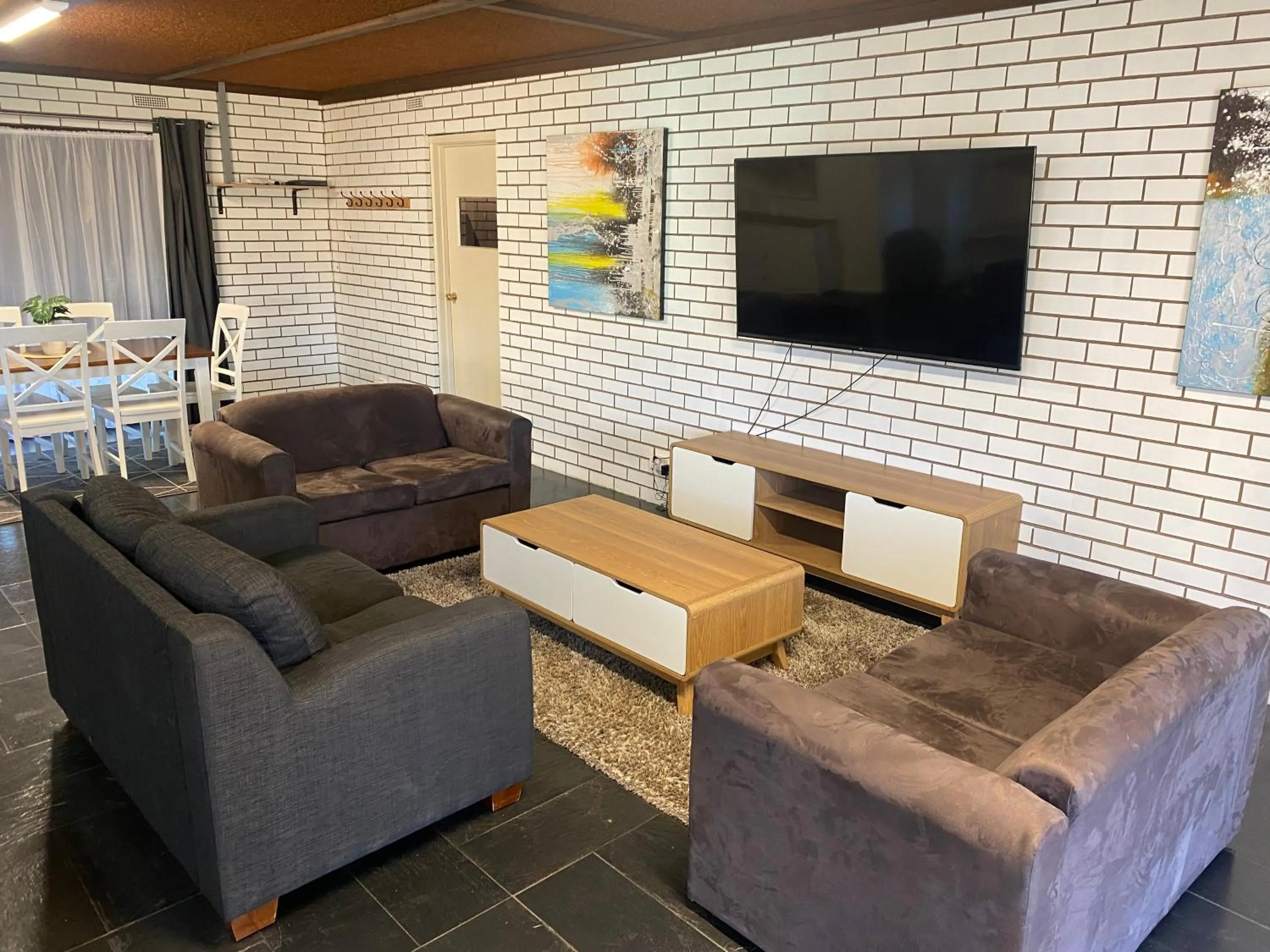 TV and multimedia in Tatura Country Motel