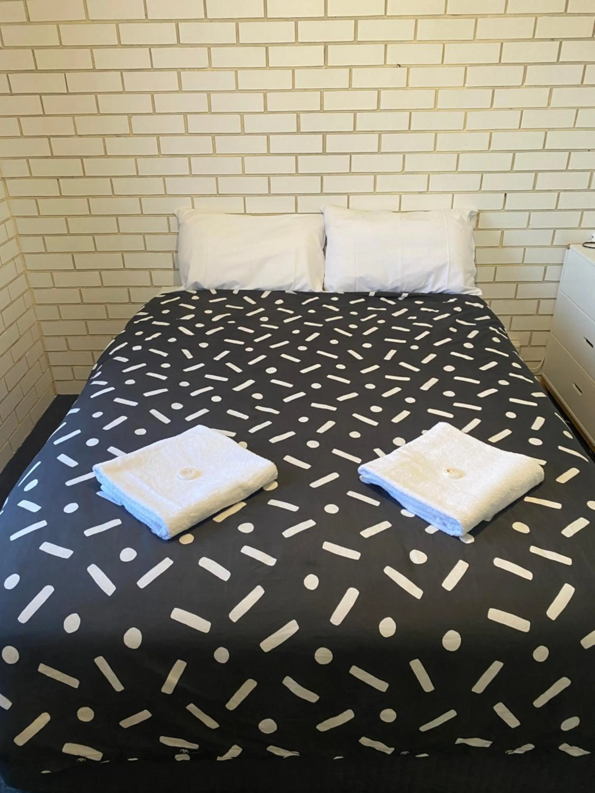 Bed in Tatura Country Motel