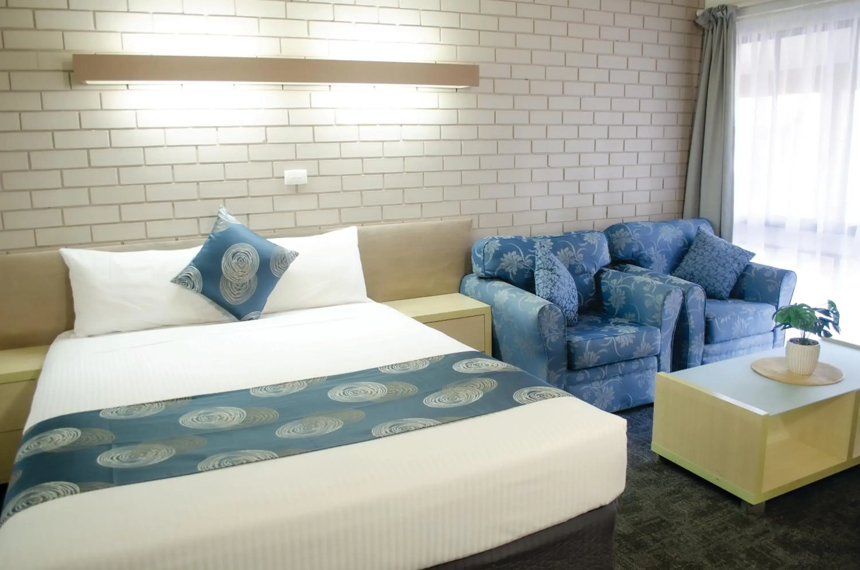 Queen Room in Tatura Country Motel Queen Room in Tatura Country Motel