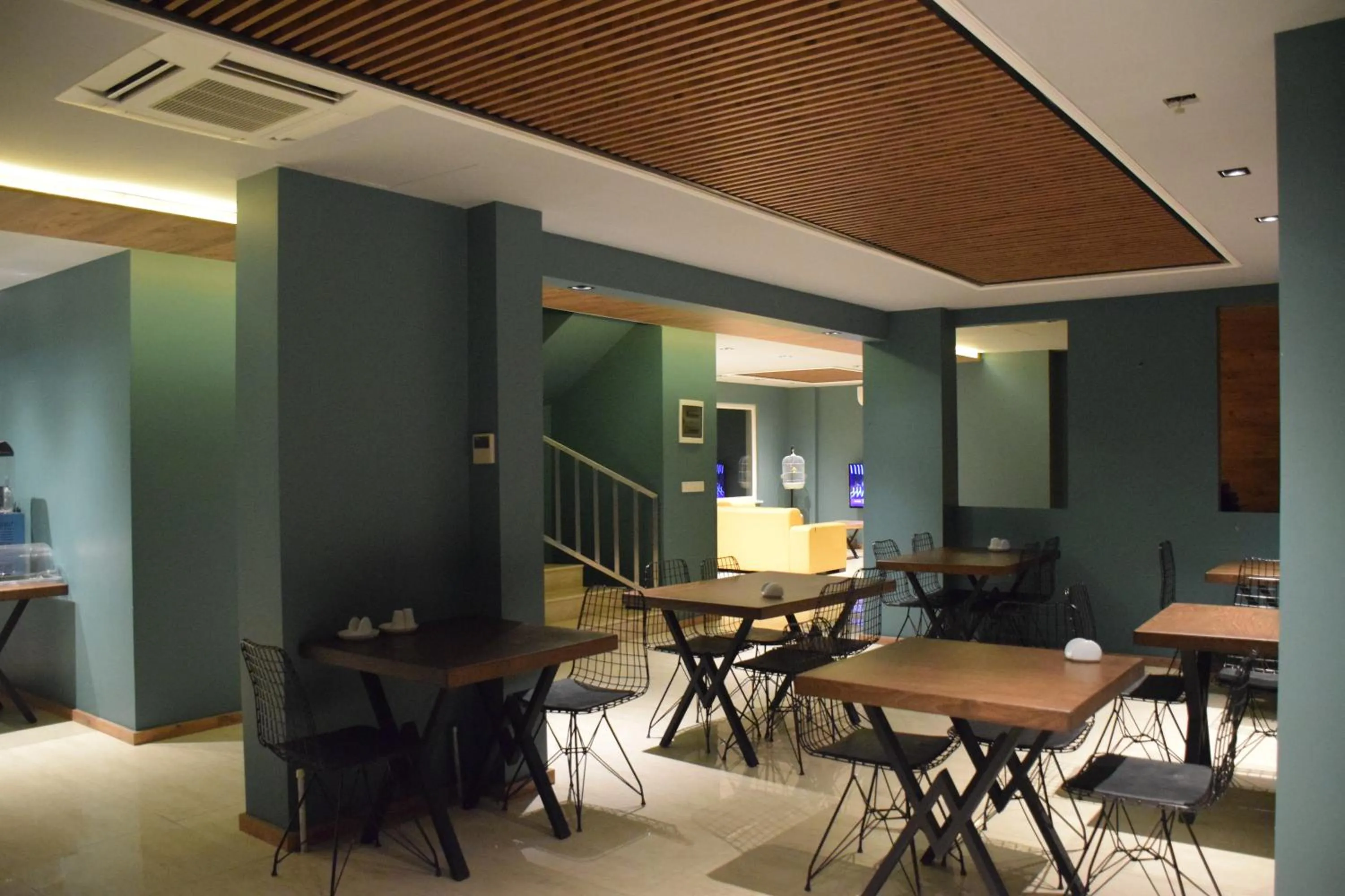 Restaurant/places to eat in KUZEY OTEL