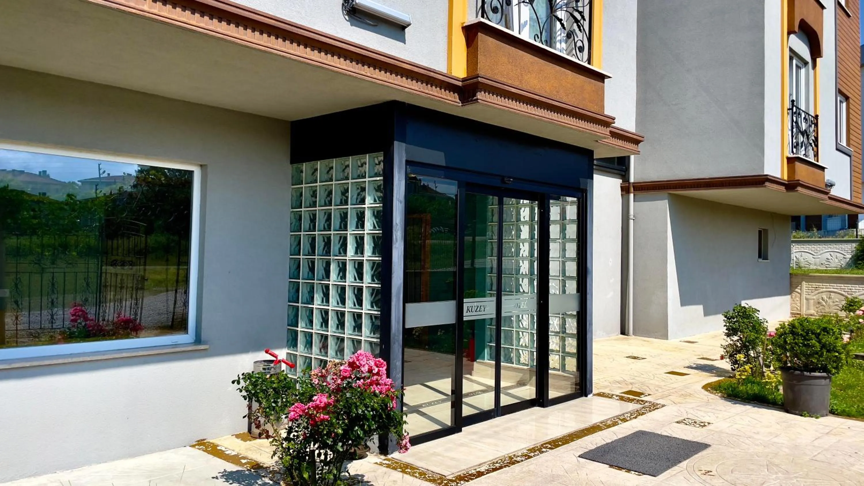 Facade/entrance in KUZEY OTEL