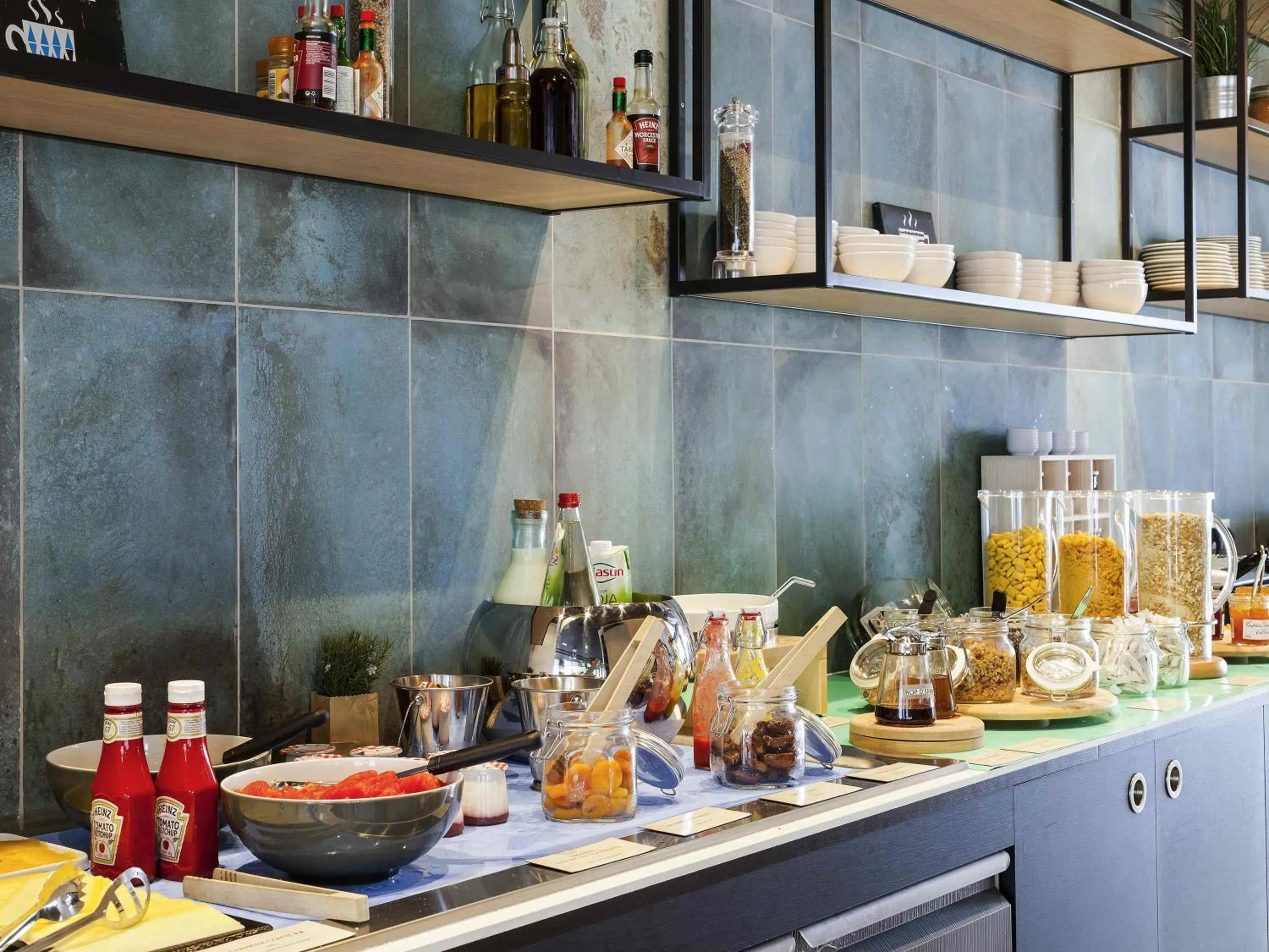 Restaurant/places to eat in Novotel Tours Centre Gare